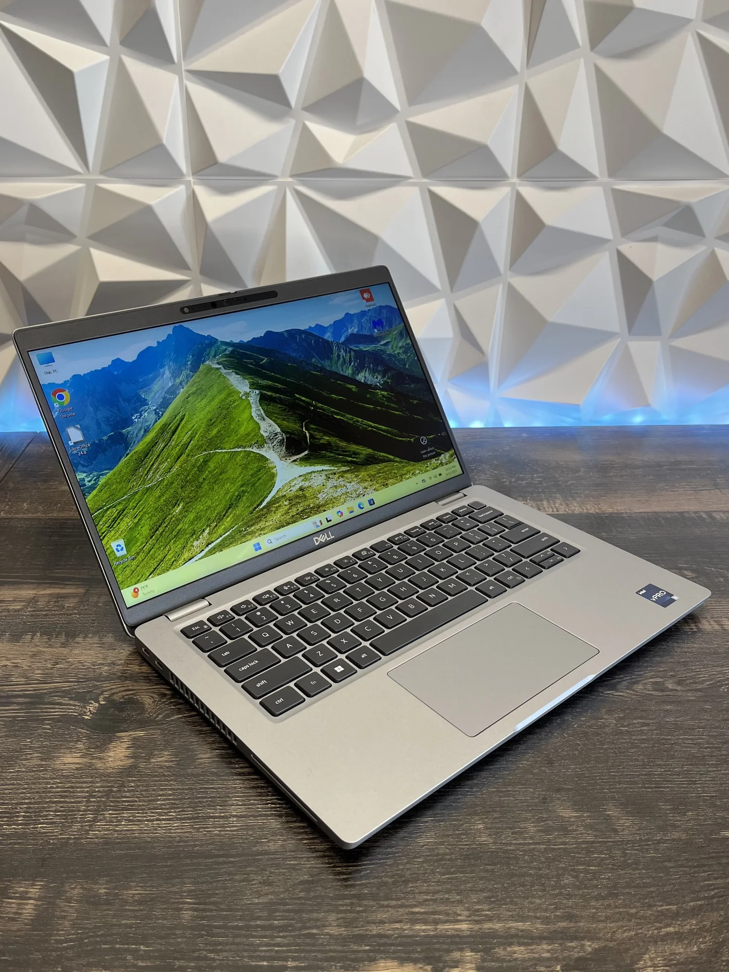 Dell Latitude 5520 Laptop (2021 Model) — J&B Computers