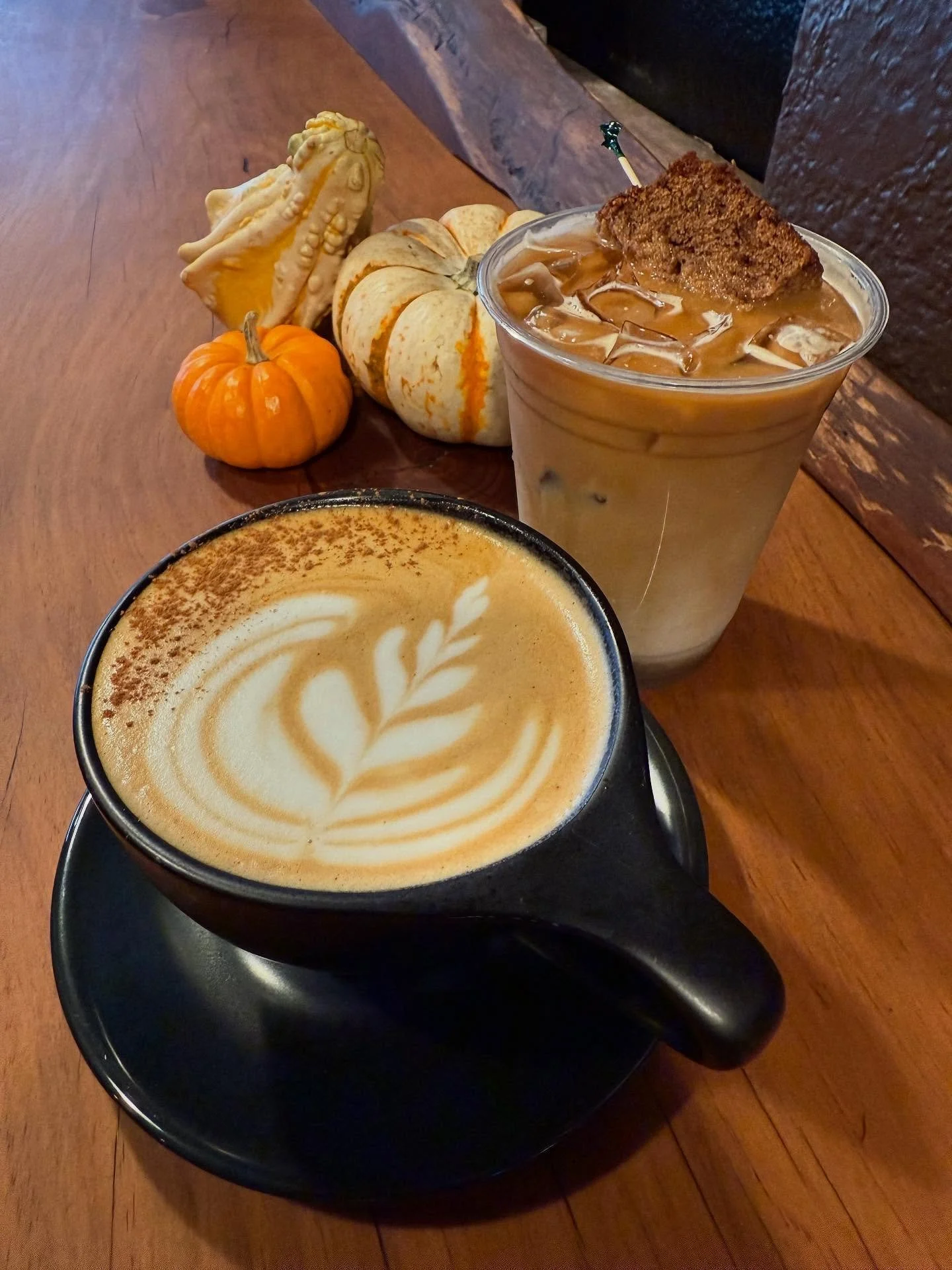 It’s Fall ya’ll🍁Come try the first two drinks of the season! House made Pumpkin Pie & Banana Bread Latte 🎃 🍌
•
•
•
•
•
•
•
•
•
•
•
•
•
•
•
•
•
&b