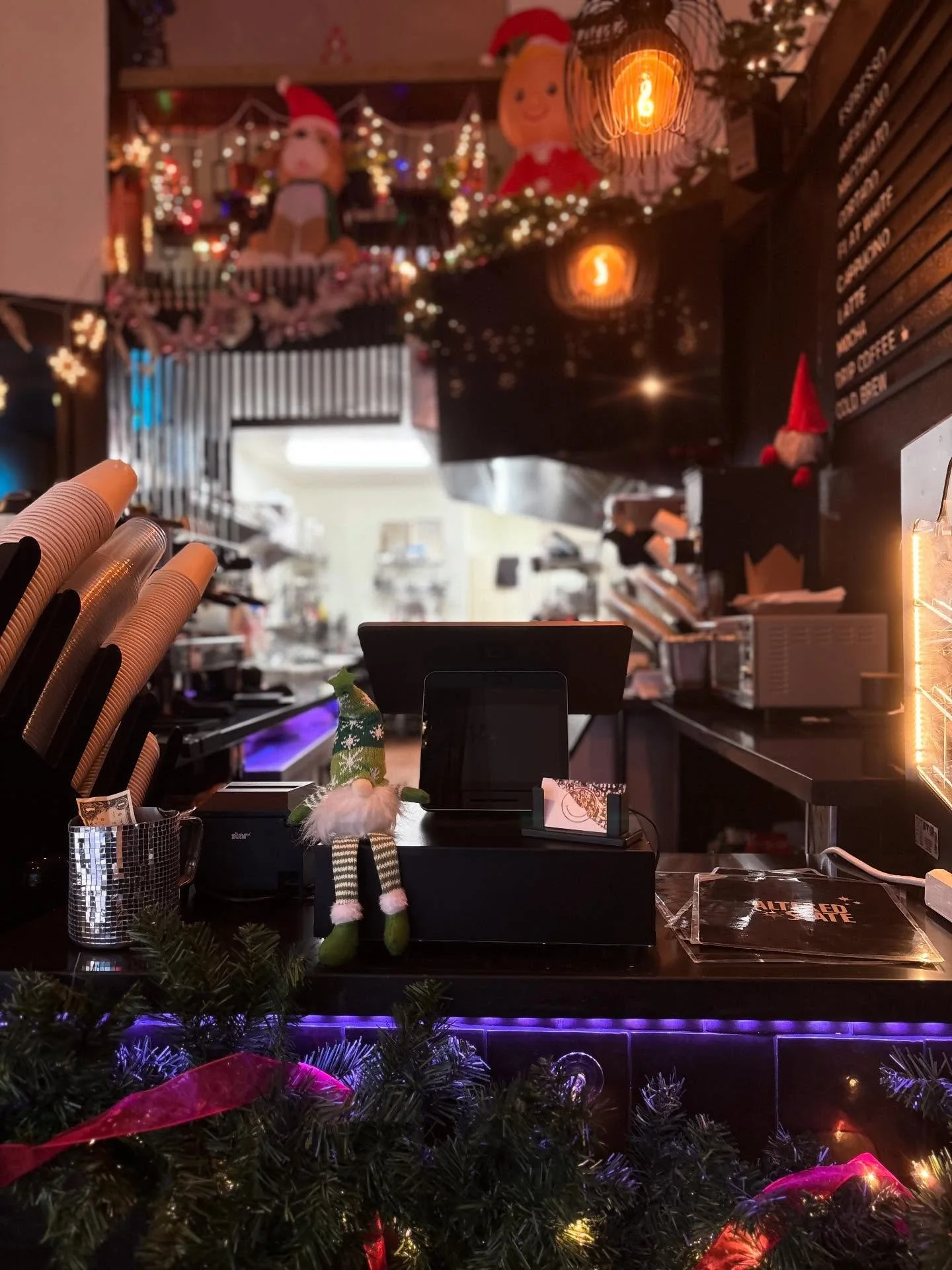 It&rsquo;s Christmas time in the city 🎄✨🎁 We&rsquo;re almost at our 6 month mark here at Altered State and we&rsquo;re so thankful for all our loyal customers &amp; the warmth we&rsquo;ve recieved since opening. 

We can&rsquo;t wait to grow the co