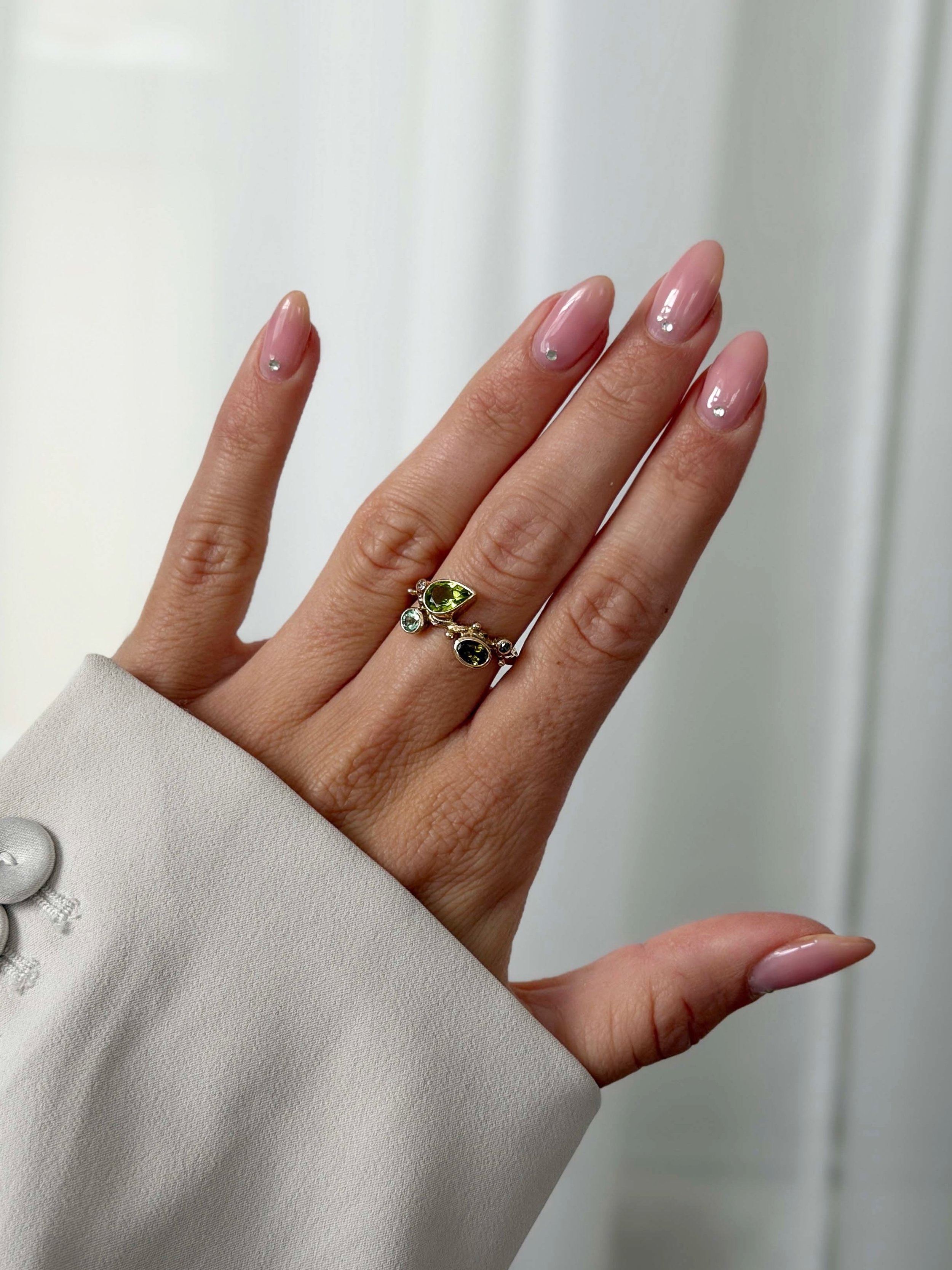 Zenith Garden Ring fra @bybirdiejewellery 🌿🍃

 Et elegant smykke, hvor naturens organiske former m&oslash;der et eksklusivt og tidl&oslash;st design. En ring med masser af personlighed, der smukt kan b&aelig;res alene eller kombineres med dine favo