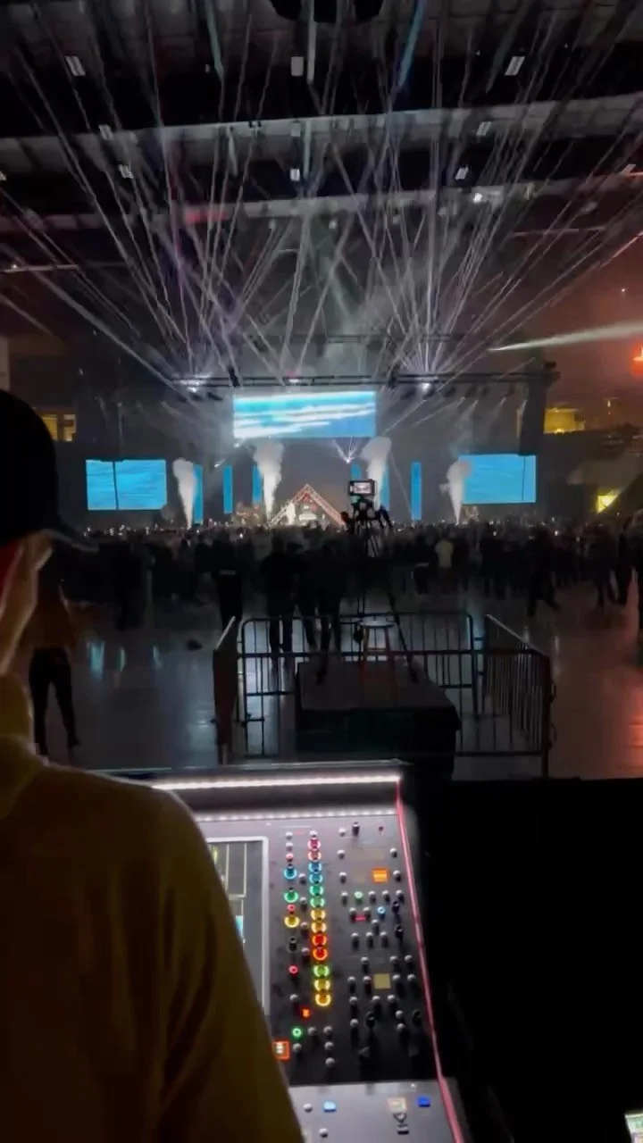 Making magic happen🔥
#production #productionlife #productioncompany #av #avgeek #avgeekoftheweek #behindthescenes #bts #getlit #dfwevents #dfw #dallas #eventpros #eventproduction #eventproducer #eventproductions #cryo #lasershow
