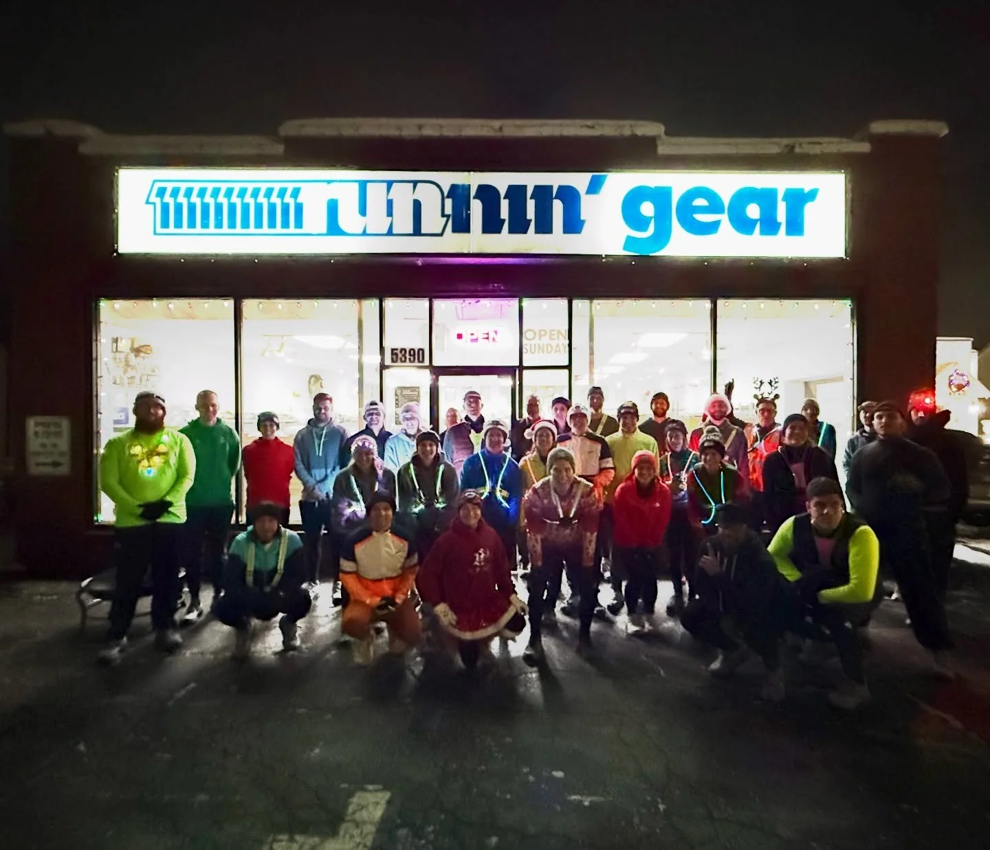 Huge thank you to everyone who came out for our Brooks &amp; Brews run tonight! You showed up with big smiles, fast feet, and even bigger community spirit. Nights like this remind us why Runnin&rsquo; Gear is more than a store &mdash; it&rsquo;s a fa