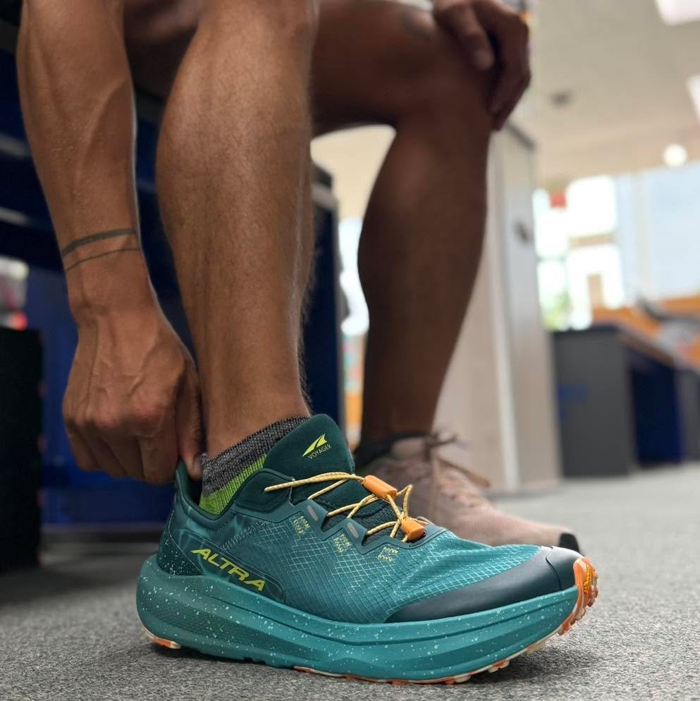 From morning coffee runs to Honcho or to nights downtown, the new Altra Voyager is built for wherever the day takes you. Running-inspired comfort meets everyday style with soft Altra EGO cushioning, a grippy Vibram outsole, and Altra&rsquo;s signatur