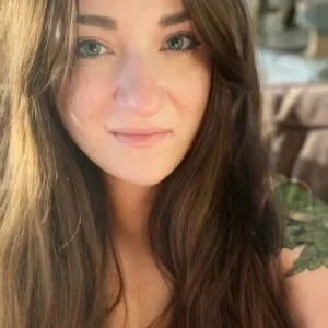 My name is Emilee. I am a mother, musician, and psychology student. I have worked as a veterinary technician for four years and enjoy providing care to pets while supporting the families that love them