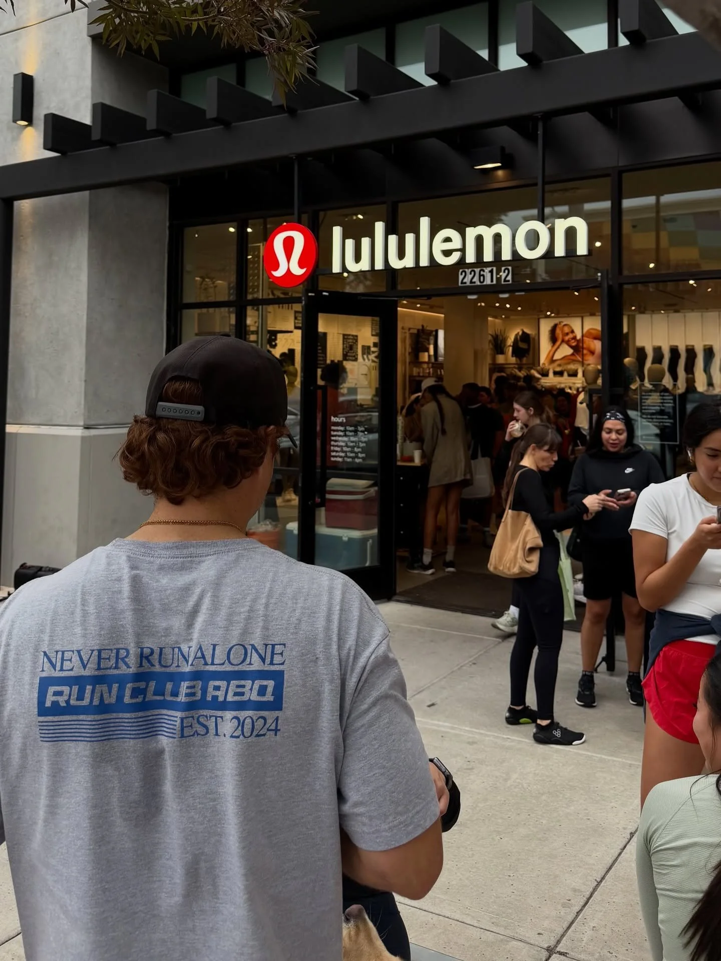 @runclub.abq x @lululemon x @downaisle12 💙❤️💚

What&rsquo;s better than a cloudy run + some shopping at lulu + matcha/coffee from Aisle Twelve? We&rsquo;ll wait&hellip;. 

Thanks @lululemon Uptown ABQ 💙💙💙 and all who came out!