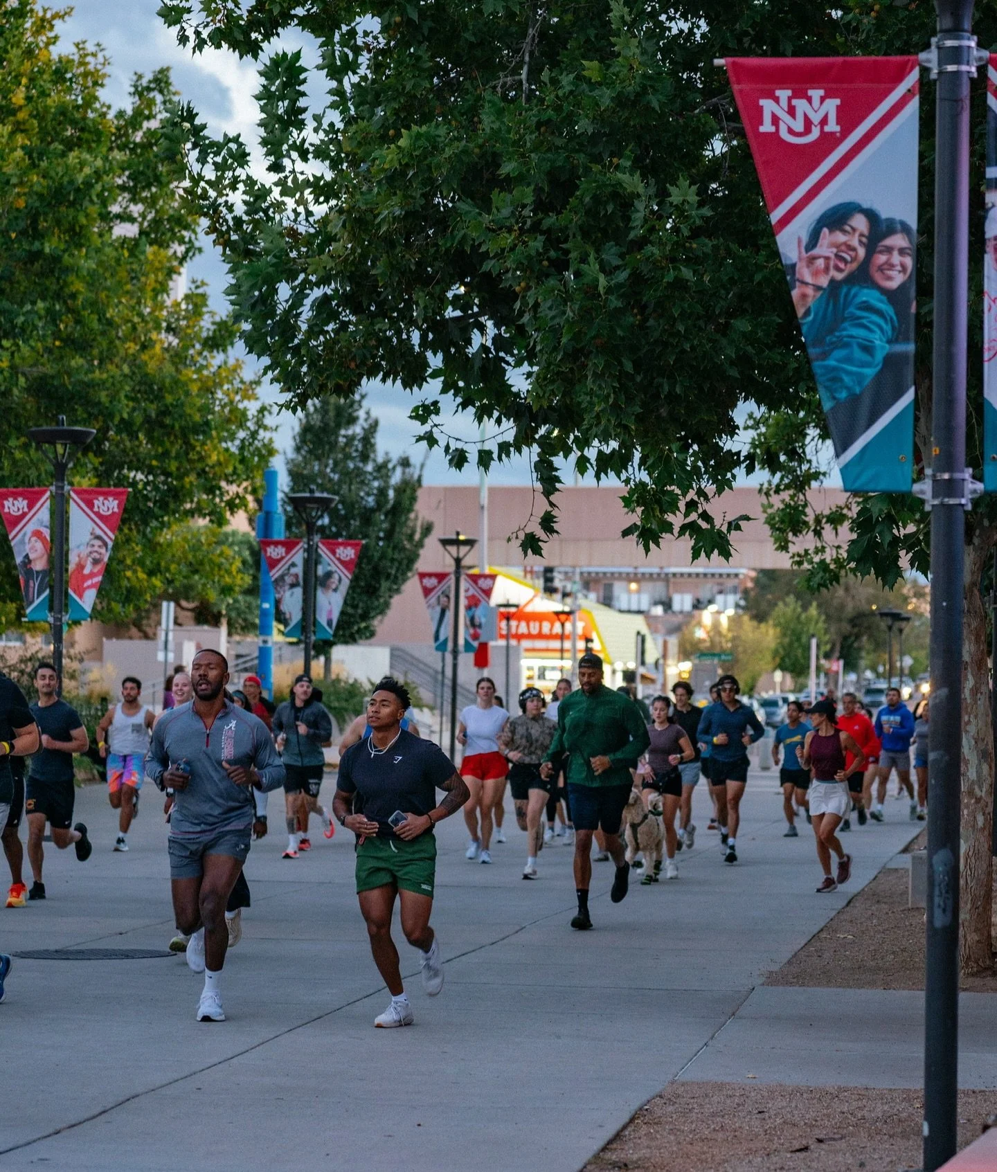 UNM x RUN CLUB ABQ ❤️💙❤️💙🐺 Thank you @unmyoungalumni!