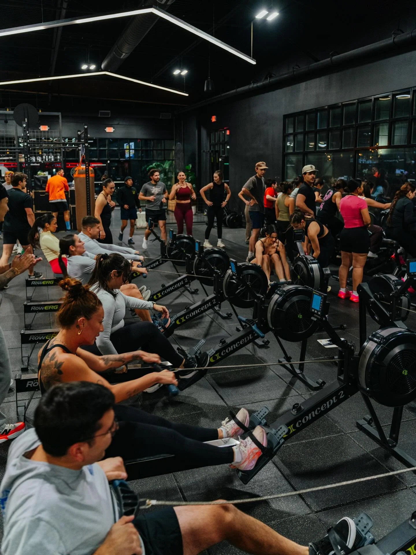 RUN CLUB ABQ x REDBULL New Year Kickoff Day 1/3 Complete ☑️ Smashed a hyrox workout at @luxfitnessabq_ 💪🏼 Thanks to everyone for coming out and putting in some hard work! See you at yoga tomorrow morning and Run at Lasso on Sunday morning!

Photos: