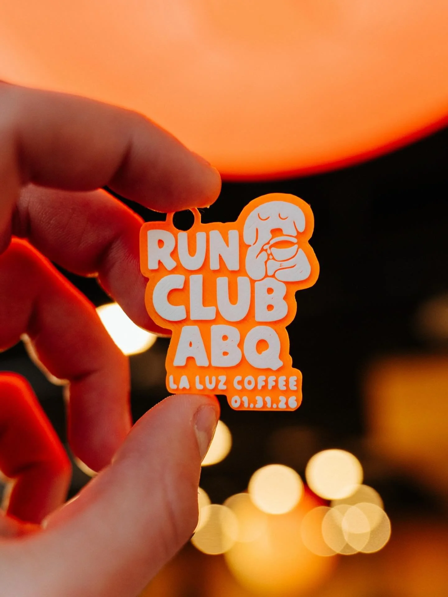 Run club abq x @laluzcoffeeco ❤️ with a special guest @smashncrispyburgers 🍔. Thank you all for showing up for a beautiful sunny evening run!  We can&rsquo;t wait to see you all next week ! 

Photos 📸: @owennlyons