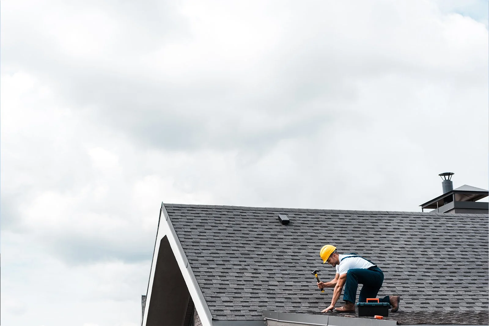 5 Signs It’s Time to Replace Your Roof