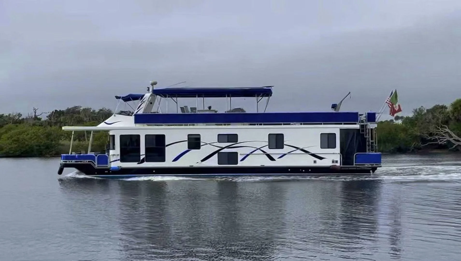 2004 Thoroughbred 65' 1.jpeg