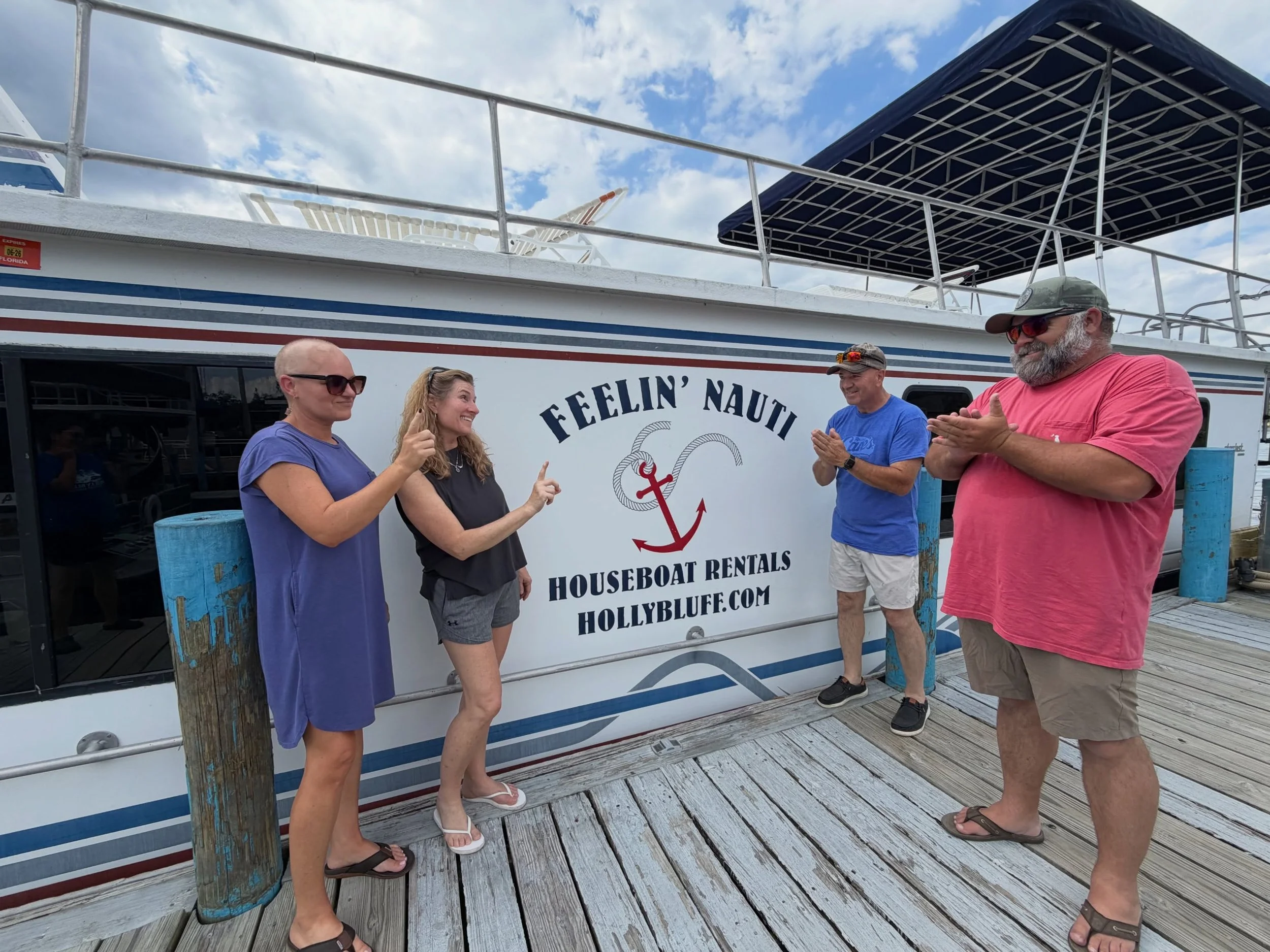 Have a blast on Feelin&rsquo; Nauti this weekend, gang! ⚓️☀️ 

https://hollybluff.com/feelin-nauti-6-sleeper-houseboat