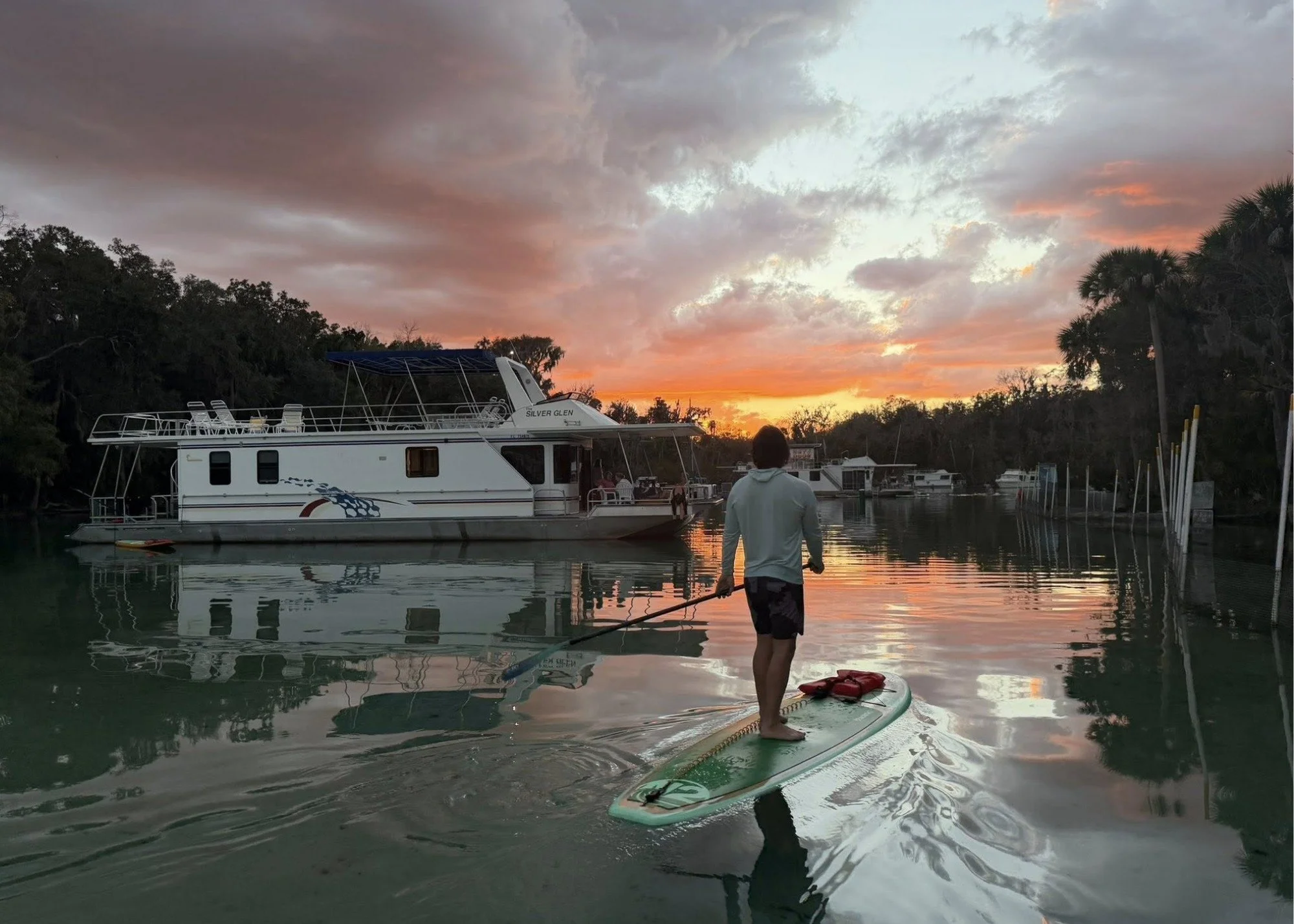 Planning ahead for holiday weekends is always a good idea around here&hellip; and luckily, we still have a few houseboats available for Labor Day Weekend rentals (Friday, September 4 &ndash; Monday, September 7)! 

Houseboats Available:
✨ River Runne