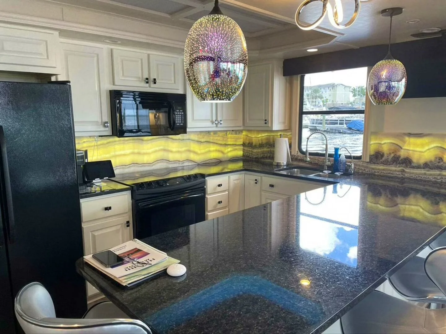 2004 Thoroughbred 65' 15.jpeg