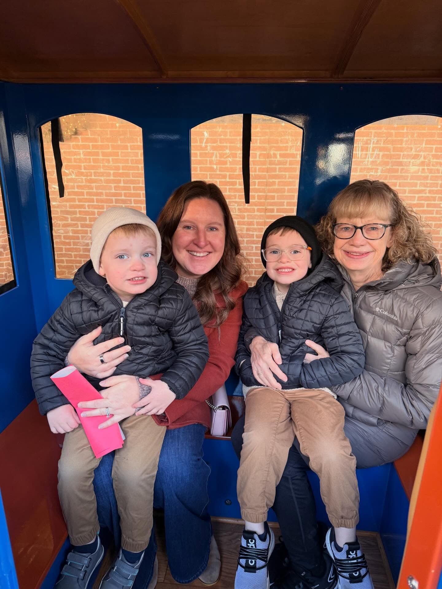 Took a trip to the North Pole to see Santa! 🎄🎅🏼

#sullivanexpress #polarexpress #santaclausiscomingtotown #christmasiscoming #christmasseason #tistheseason🎄