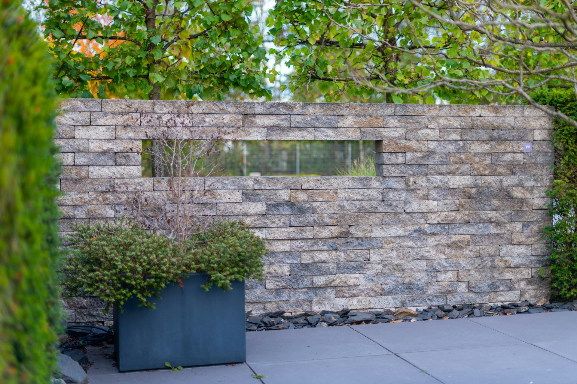 Guide to Outdoor Custom Features That Help Beat Winter Boredom