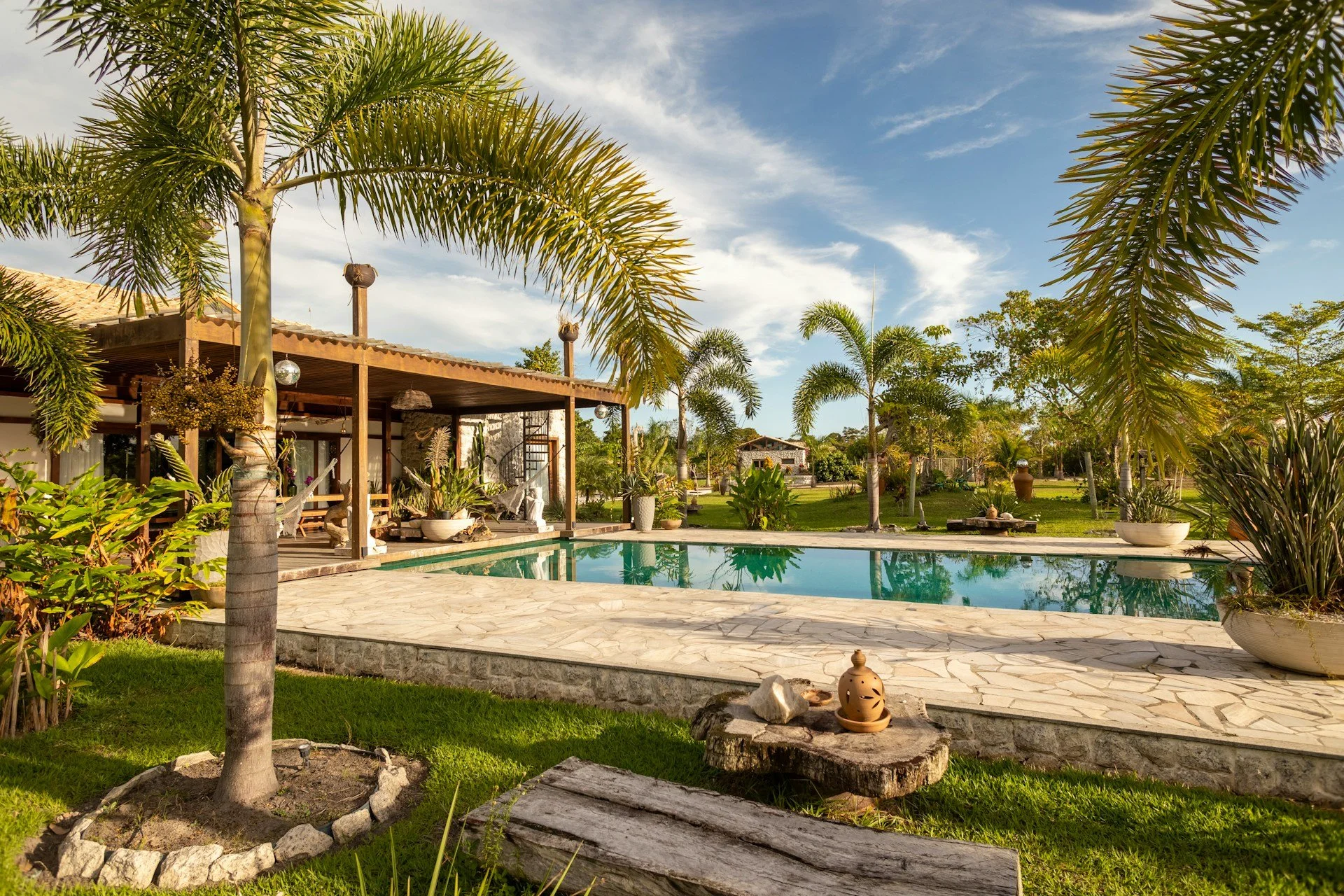 Designing Outdoor Living Spaces in Los Angeles Around Your Pool