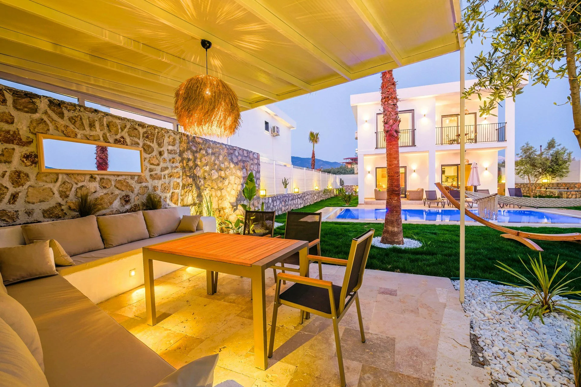 Should You Add a Spa to Your Los Angeles Pool Remodel