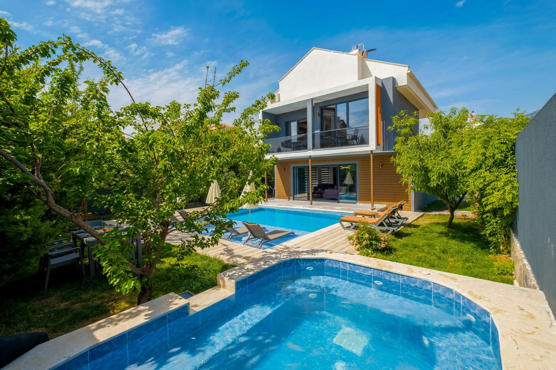 Pool Automation ROI in Los Angeles: Payback, Rates, Rebates, and TOU