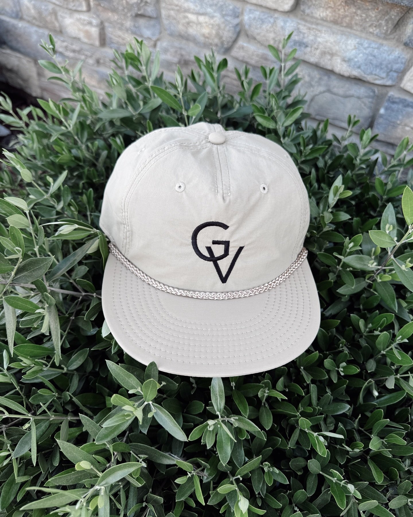 Our signature GV logo on a tan nylon snapback. Now available- don&rsquo;t miss out 😏 

#goodvibes #goodvibesonly #clothingbrand #laidbackstyle #hat #hatgame