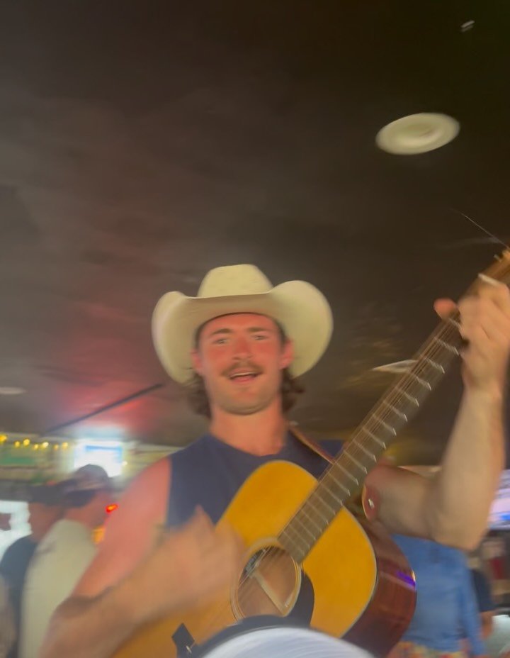 FLORIDA ✅

What an amazing last 10 days 🤘🏼 I&rsquo;ll definitely be back PCB. 

LAST SHOW OF THE TOUR IS TOMORROW!
Fri 3/20: @jakesjukejointhwy43n 6-9PM in Northport, AL