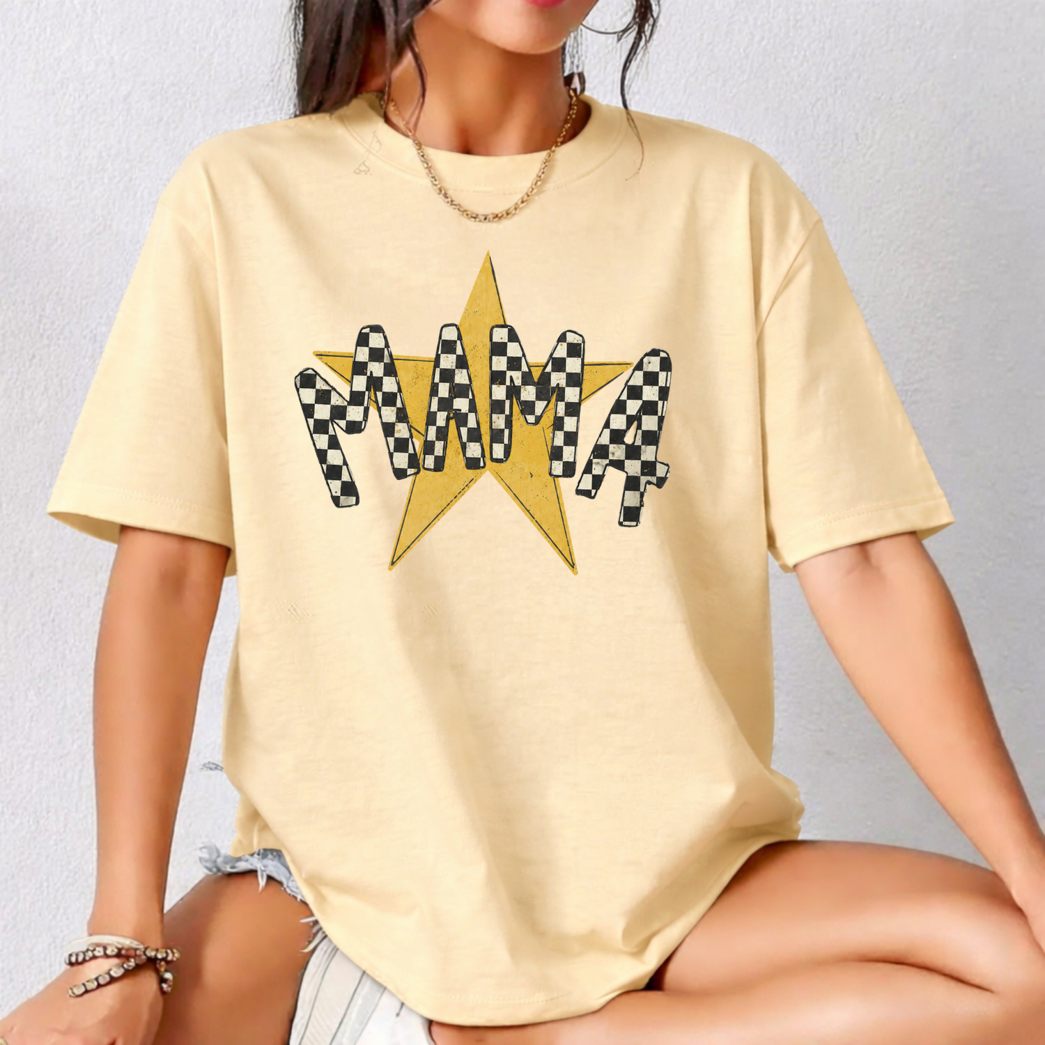 Mama Star Checkered | Everyday Tee