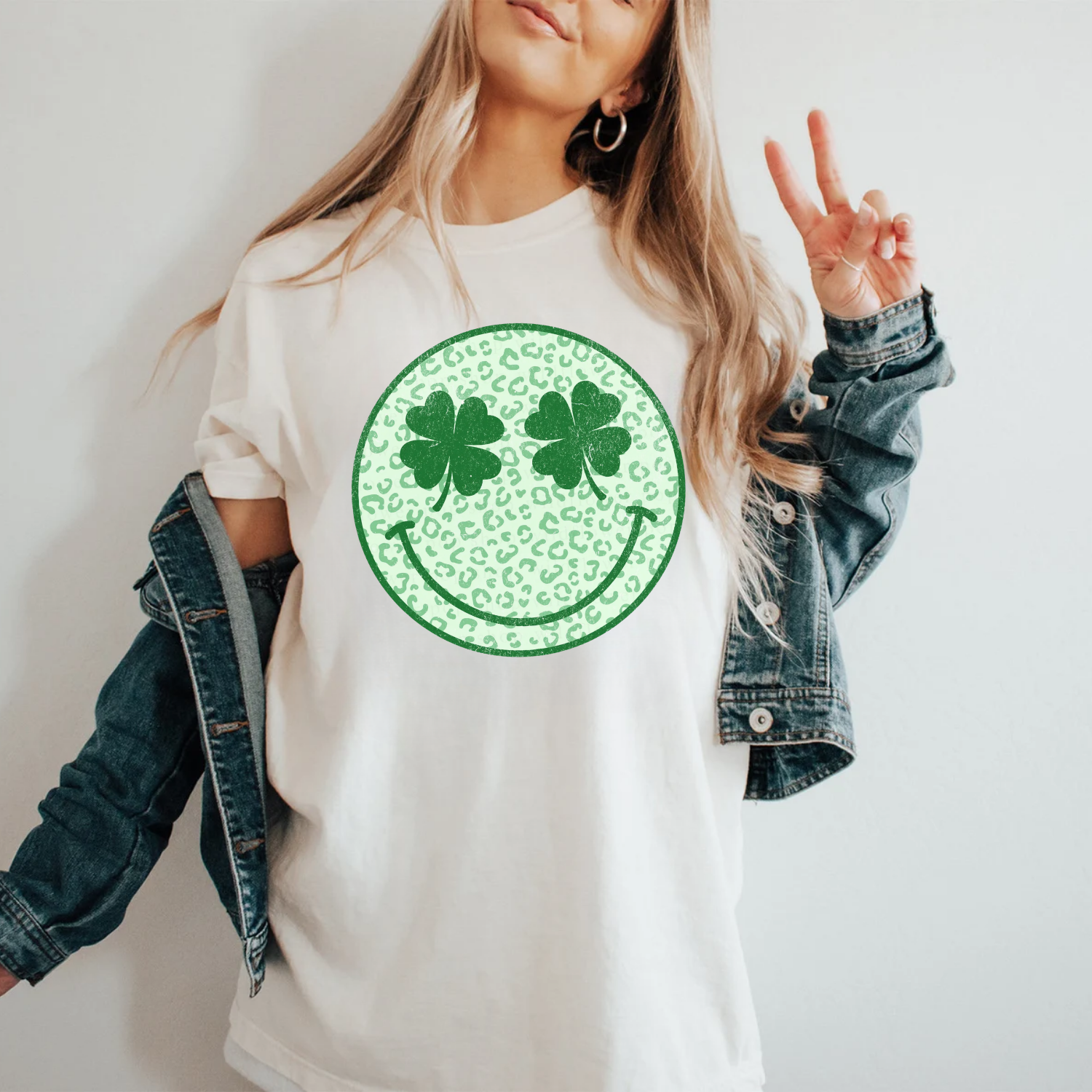 Clover Smiley | Everyday Tee