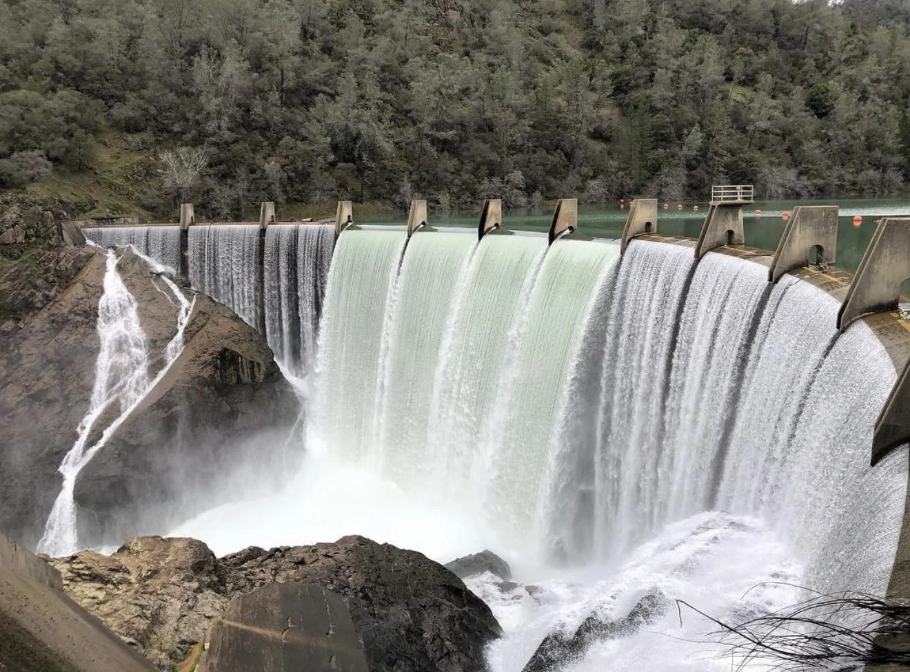 The dam along the Lake Clementine Trail