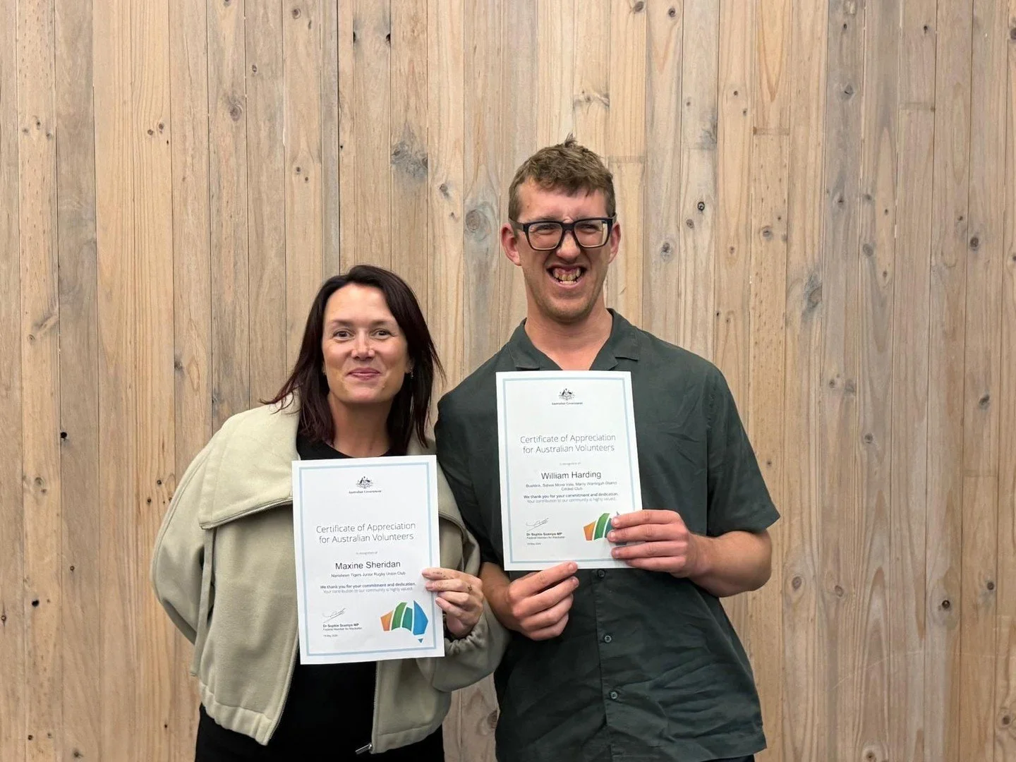 𝗕𝘂𝘀𝗵𝗹𝗶𝗻𝗸 𝘃𝗼𝗹𝘂𝗻𝘁𝗲𝗲𝗿𝘀 𝗿𝗲𝗰𝗼𝗴𝗻𝗶𝘀𝗲𝗱 𝗶𝗻 𝗠𝗮𝗰𝗸𝗲𝗹𝗹𝗮𝗿! 
Congratulations to Bushlink employees Max and Will for their outstanding contribution to the community through volunteering! They were recognised by Dr Sophie Scamps
