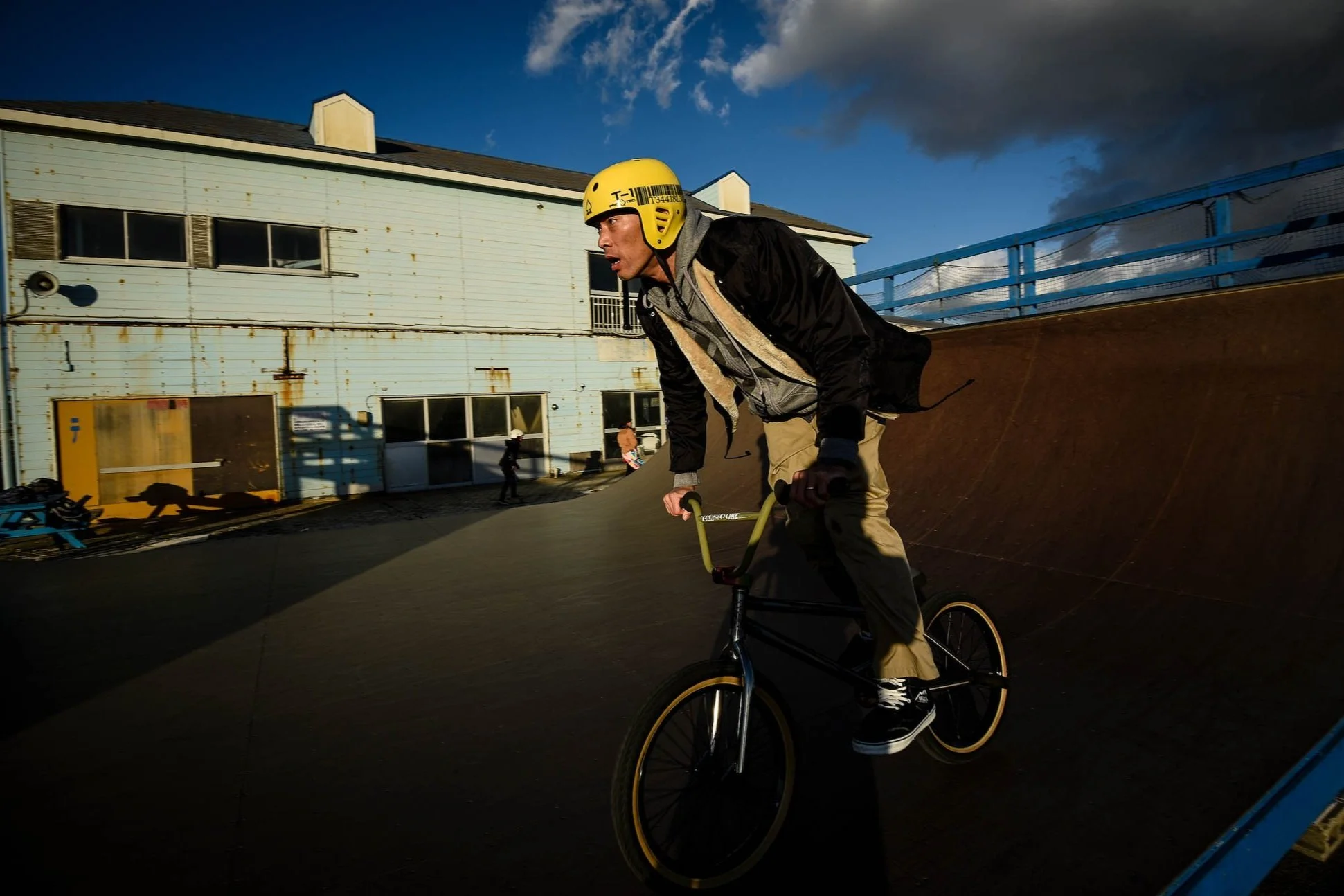 fujisawa-skate-park-bmx-riders-4.jpg (Copy)