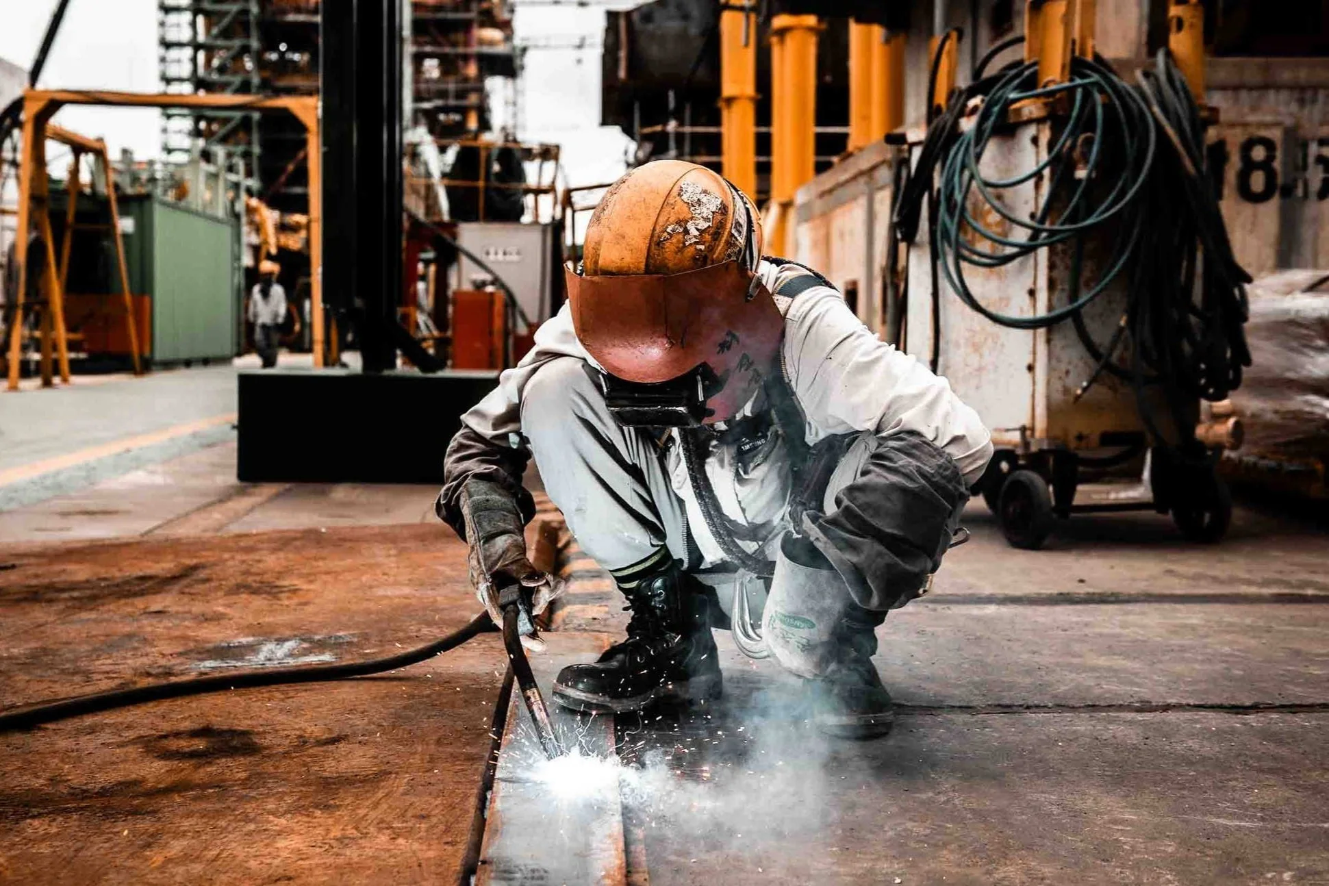 industrial-worker-welding.jpg