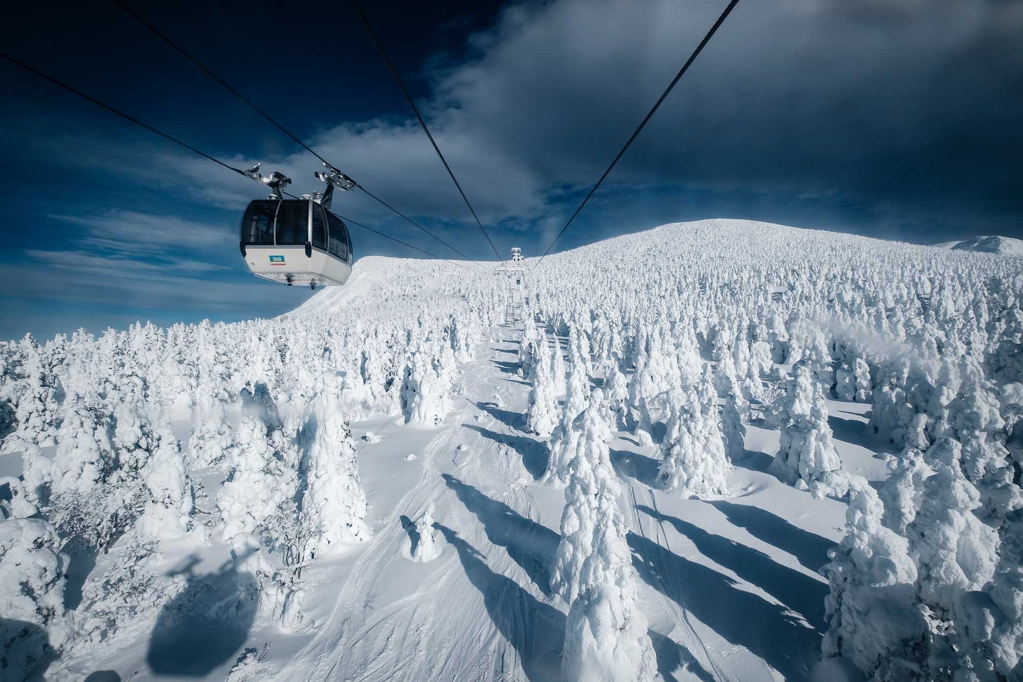 zao-cable-car-over-juhyo.jpg