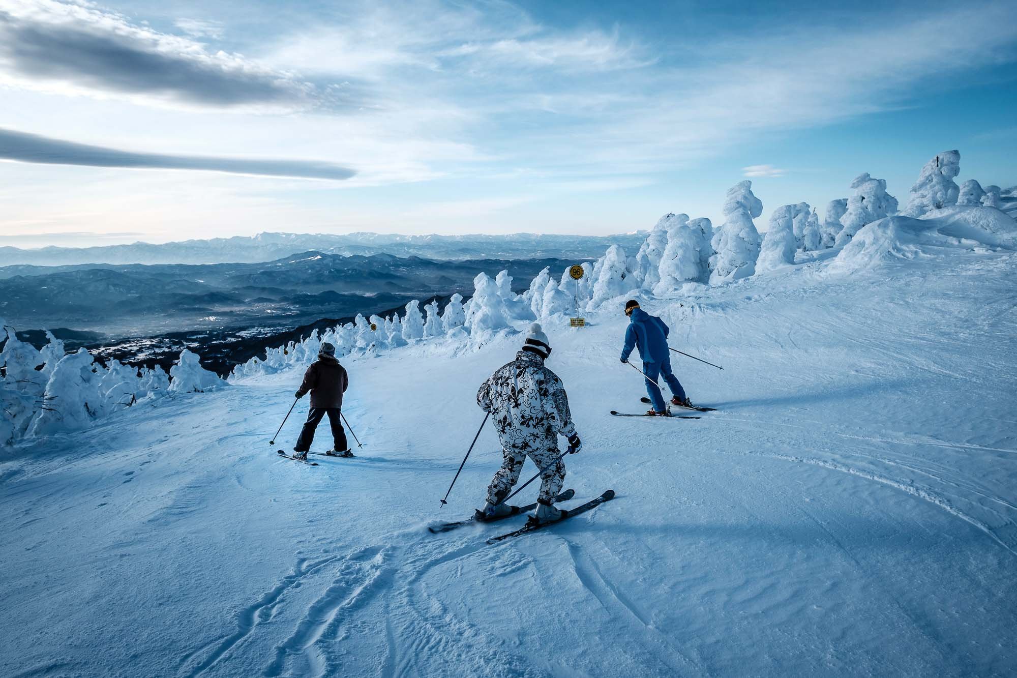 zao-skiers.jpg