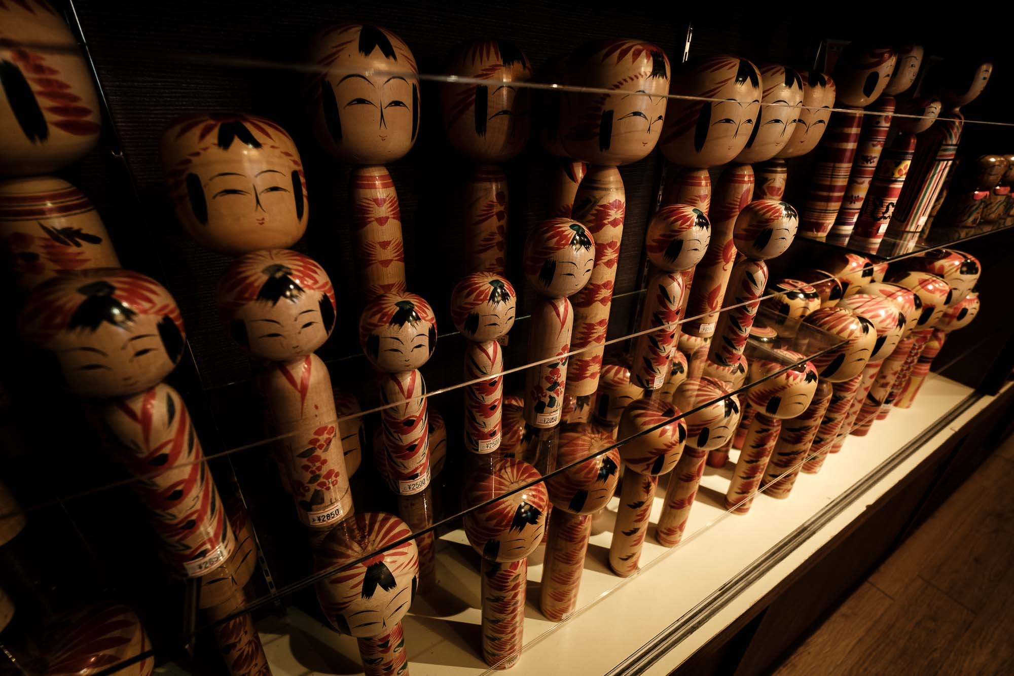 tohoku-kokeshi-dolls.jpg
