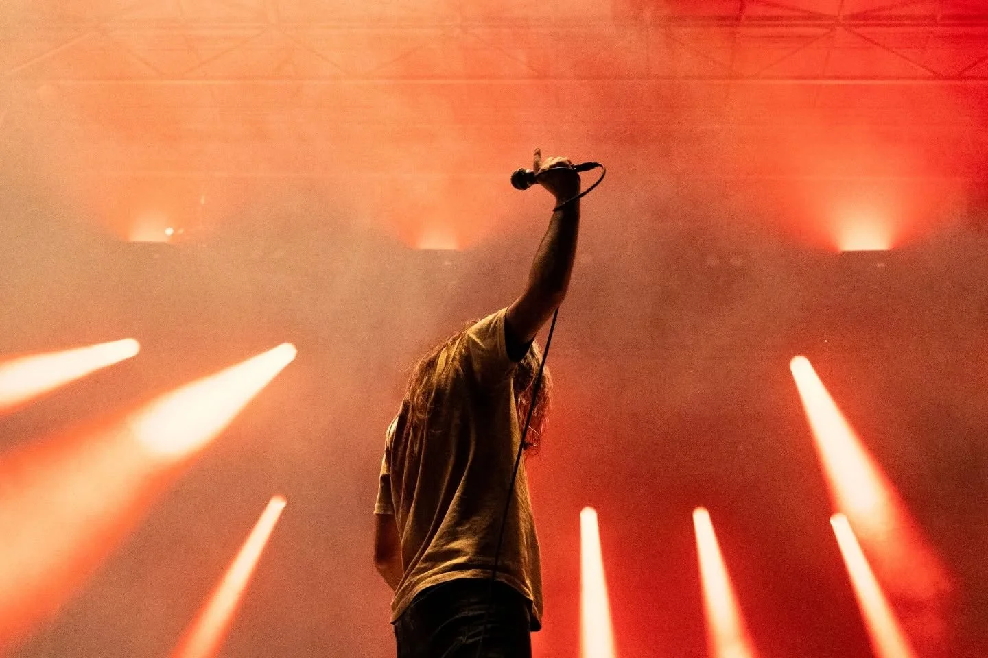 Hot Mulligan owning the lights and the show on the @smartpunkrecords stage at @fourchordmusicfestival 
@hotmulligan