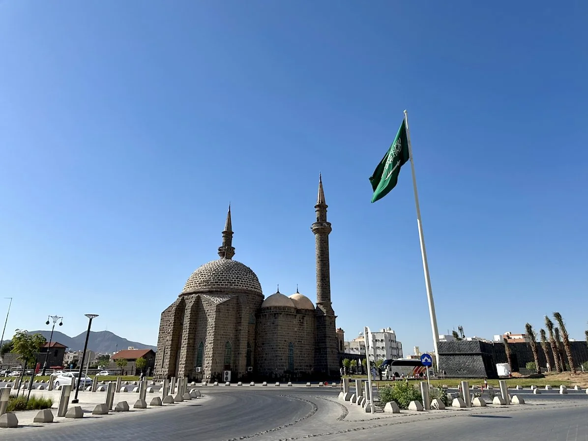 HOW A NON-MUSLIM WALKED AROUND MEDINA PART1