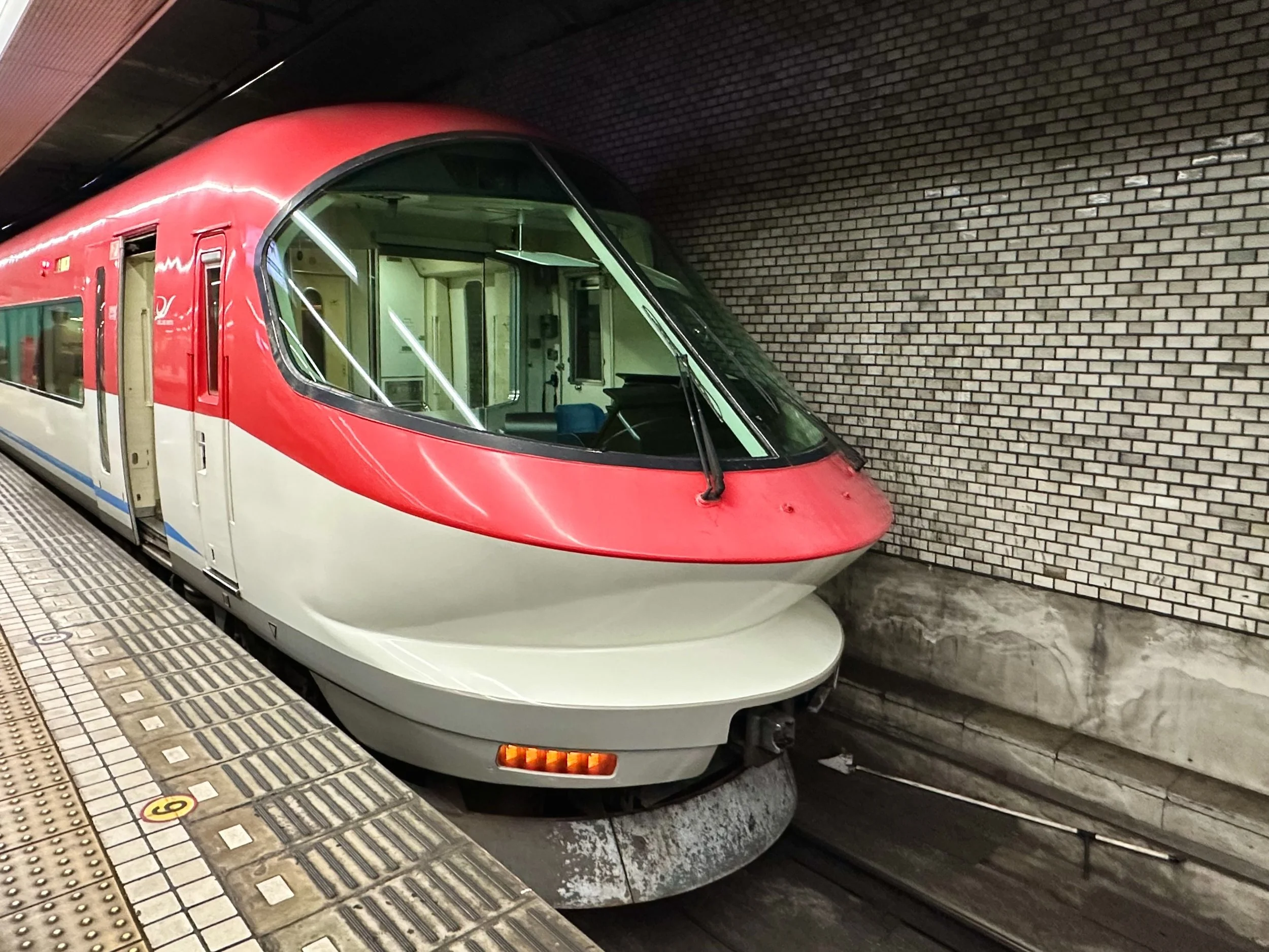 THE ISE-SHIMA LINER THAT IS NOT BOUND FOR ISE-SHIMA