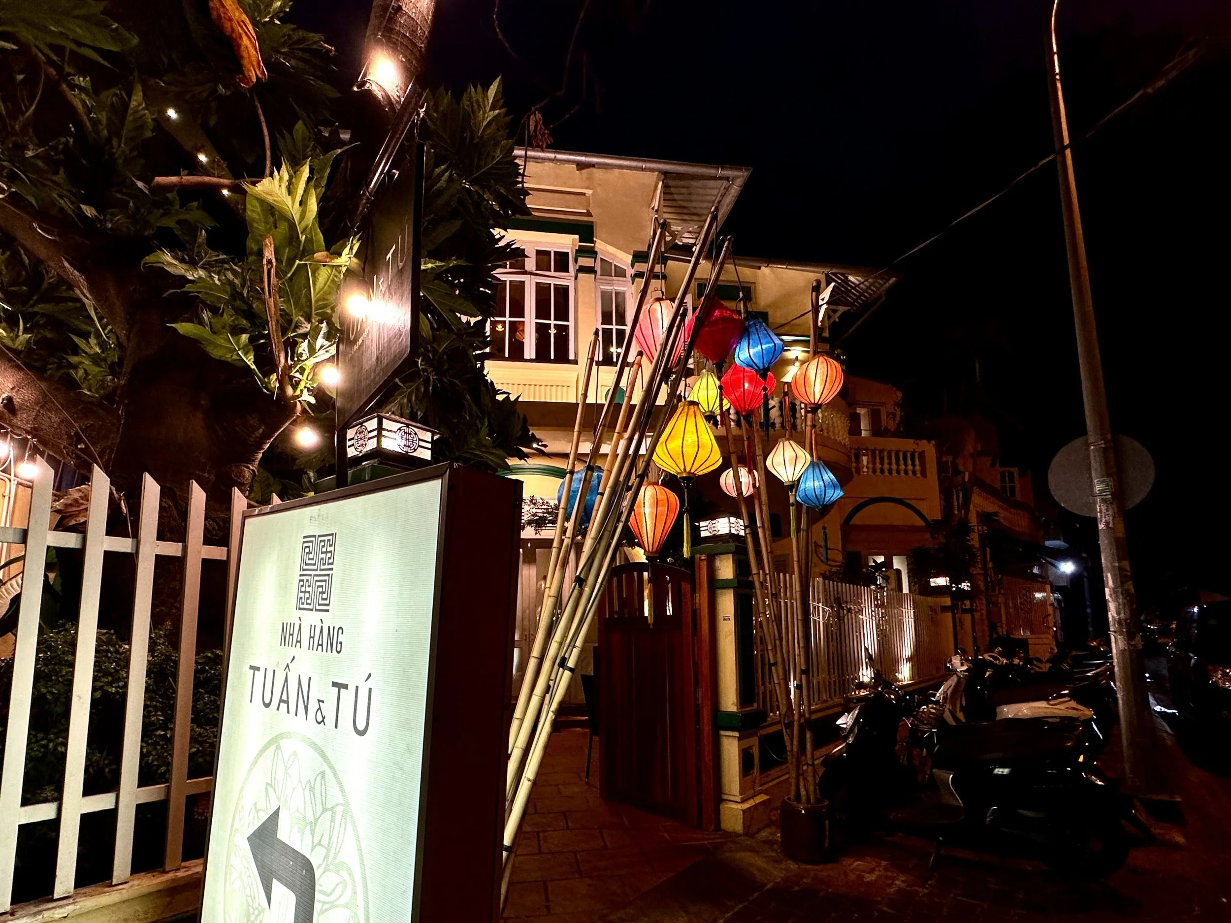 TUAN &amp; TU  RESTAURANT