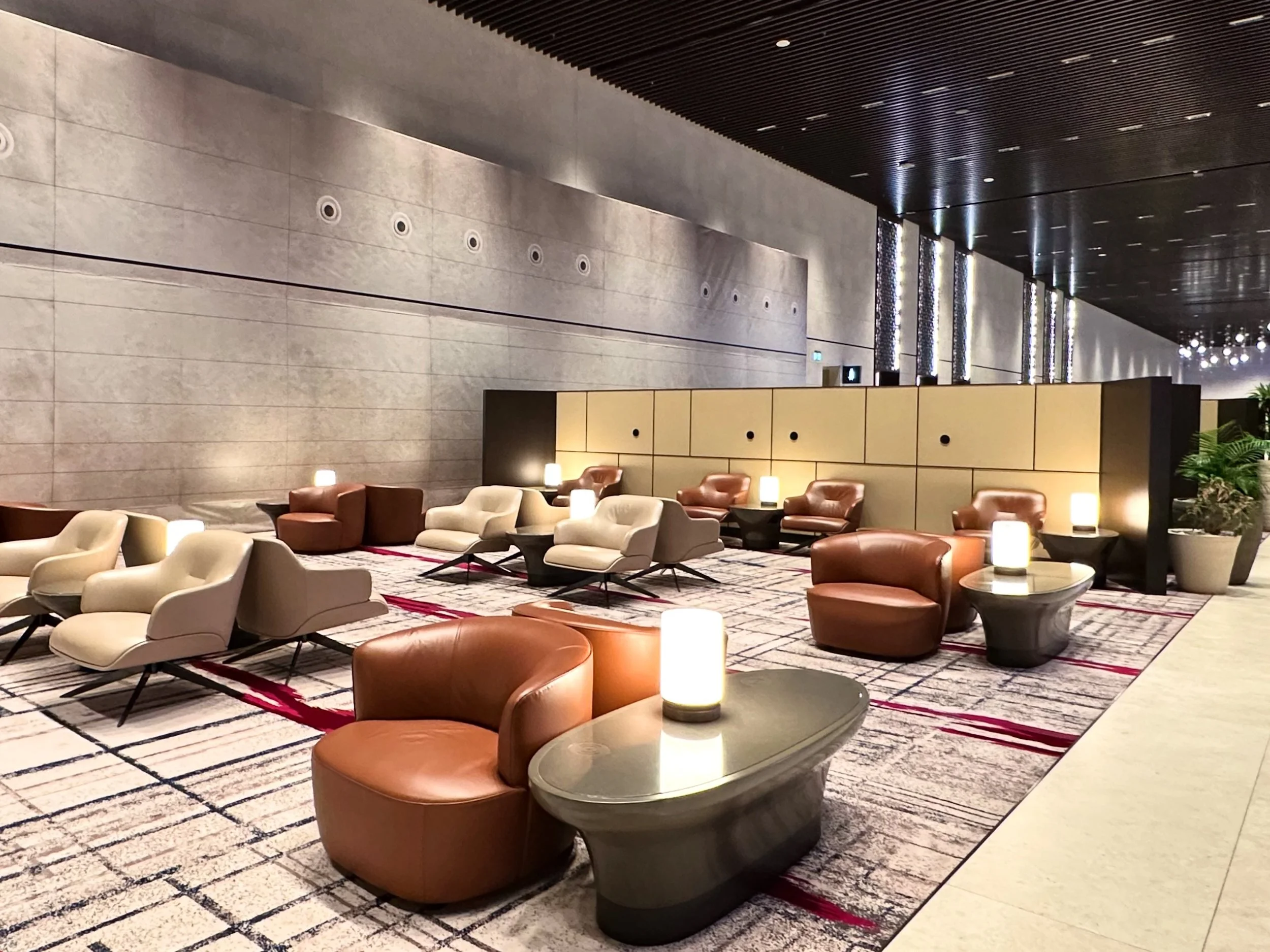 HAMAD LOUNGE HOPPING: TO THE SOUTH