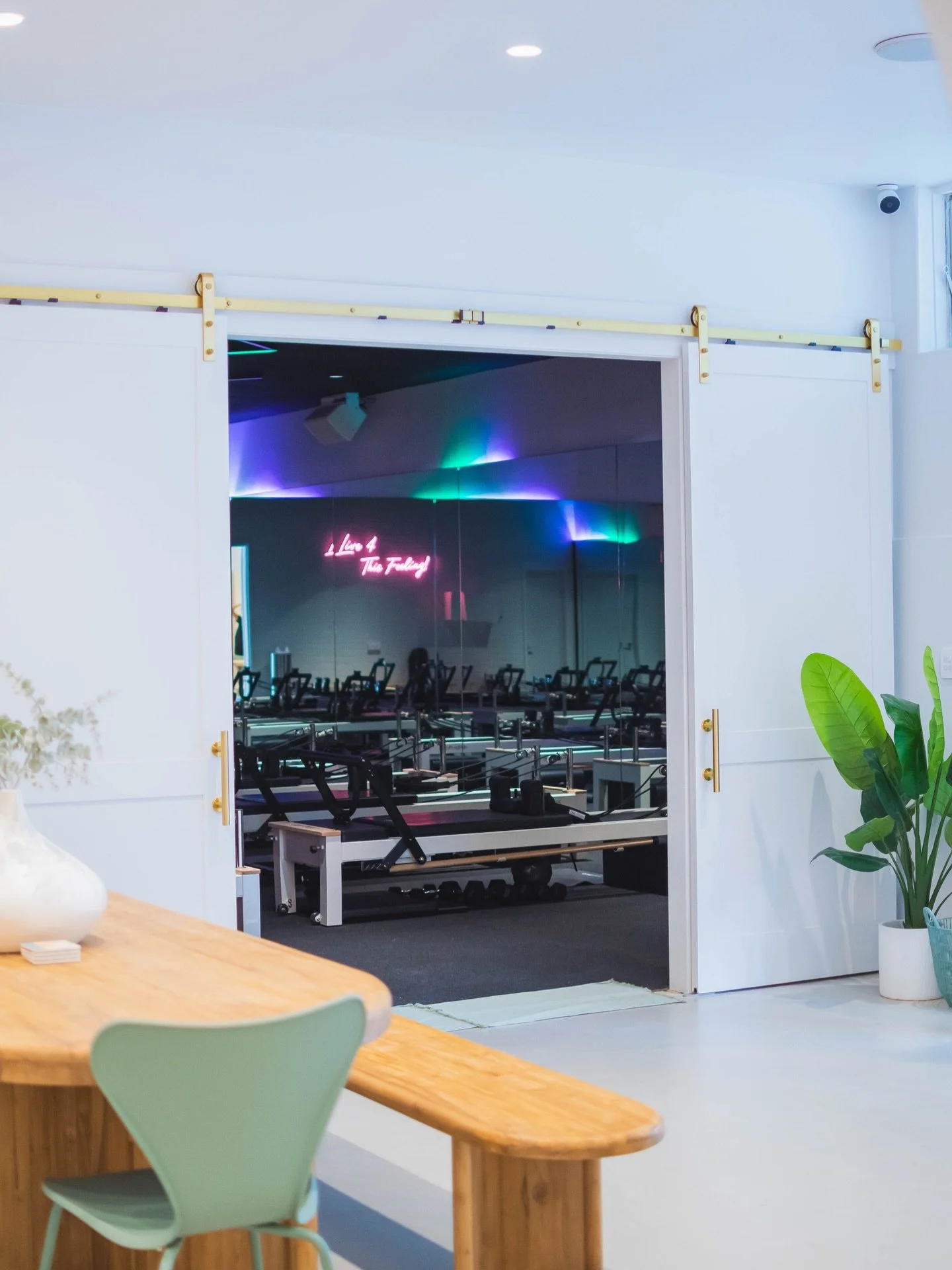 This is what wellbeing amplified looks like ✨ 

Walk into SoulHub Freshwater and you&rsquo;ll find: 
💪 16 state-of-the-art reformers 
🔥 2 premium infrared saunas 
✨ NASA-grade LED light therapy 
☀️ Automated organic spray tan machine 
🧘&zwj;♀️ Zer