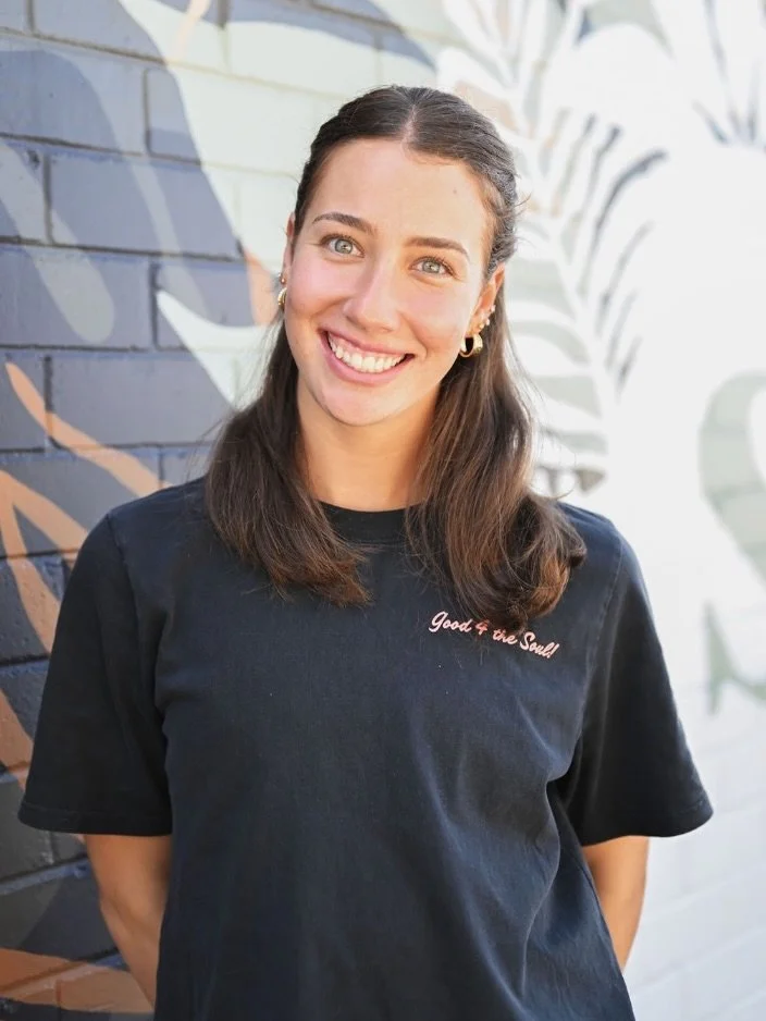 🔦 SOUL SQUAD SPOTLIGHT 🔦

💚 Meet Shae 💚

Ski instructor meets exercise scientist meets pilates queen 👑

Shae started her teaching journey right here at Soulhub and has been levelling up our Soulmates ever since - her reviews speak for themselves