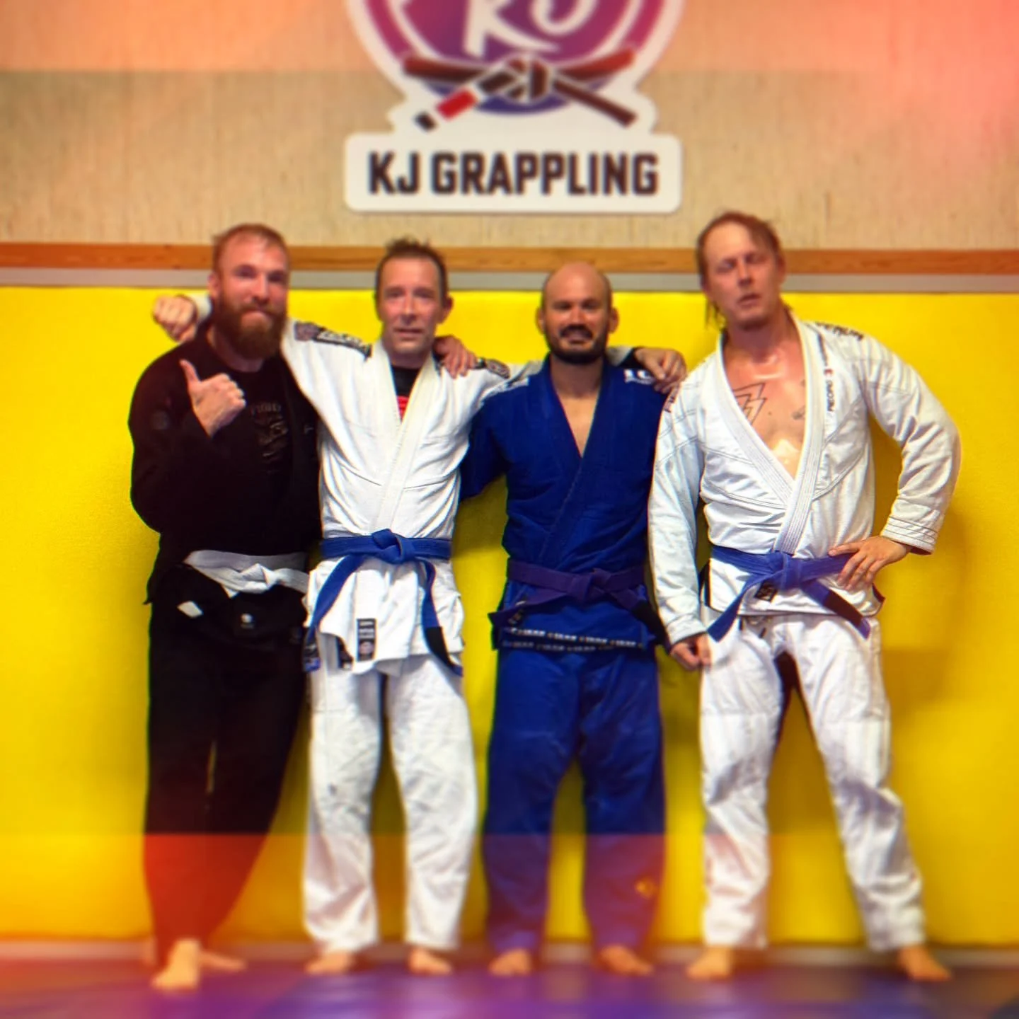 @frederico.braga.395 k&auml;vi vieraileen sunnuntain treeeiss&auml; ja j&auml;tkien naamoista p&auml;&auml;tellen ei p&auml;&auml;st&auml;ny ket&auml;&auml;n helpolla😅🥵
#bjj #sunday #training #visitors #purplebeltbjj #welcome