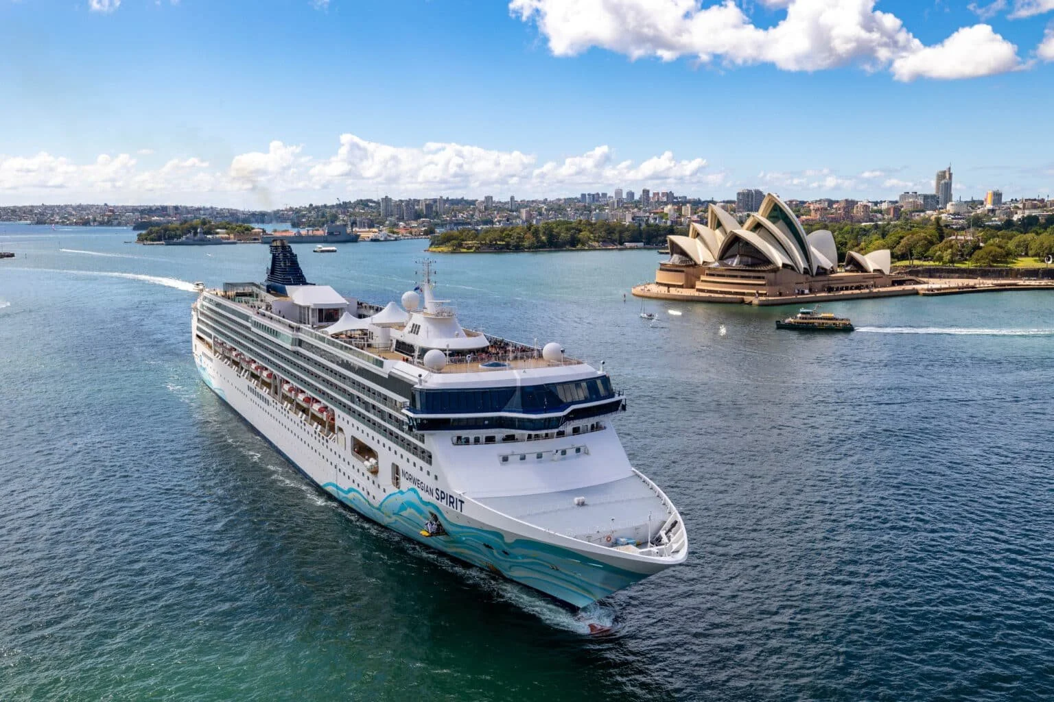 Norwegian-Spirit-in-Sydney-Harbour-1536x1024.jpg
