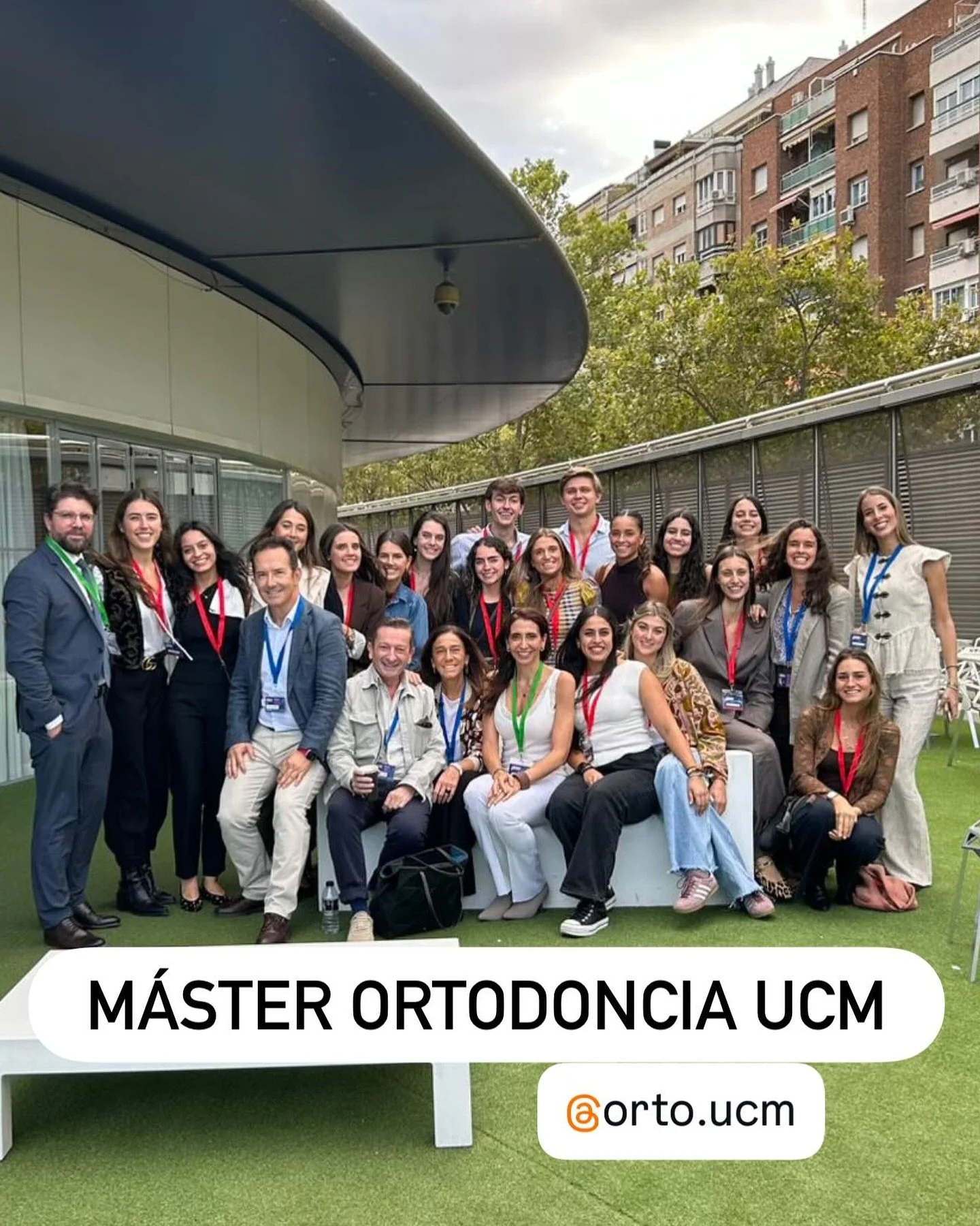 En la 30  Reuni&oacute;n de AESOR la Dra Avil&eacute;s  y el Dr. Alam&aacute;n con alumnos y compa&ntilde;eros del Master de Ortodoncia UCM en el Curso de Kenji Ojima de Alineadores Impresos Graphy. #formacioncontinua #ortodonciatransparente #alinead