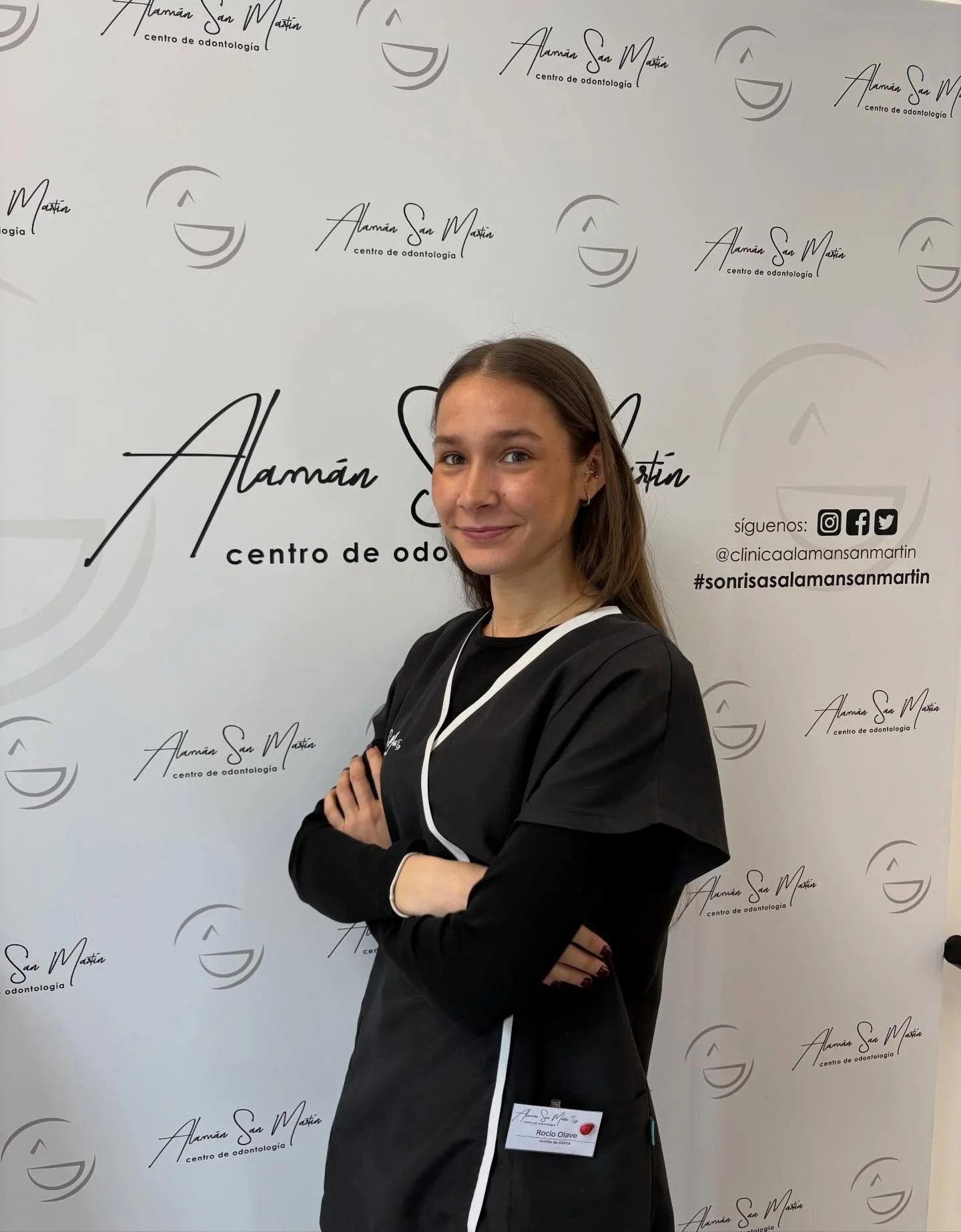 ✨ Esta es Roc&iacute;o, nuestra auxiliar de cl&iacute;nica y parte de nuestro gran equipo! 

Ser&aacute; una de las personas que te acompa&ntilde;e durante tu visita, siempre con una sonrisa y dispuesta a hacerte sentir m&aacute;s c&oacute;modo en to