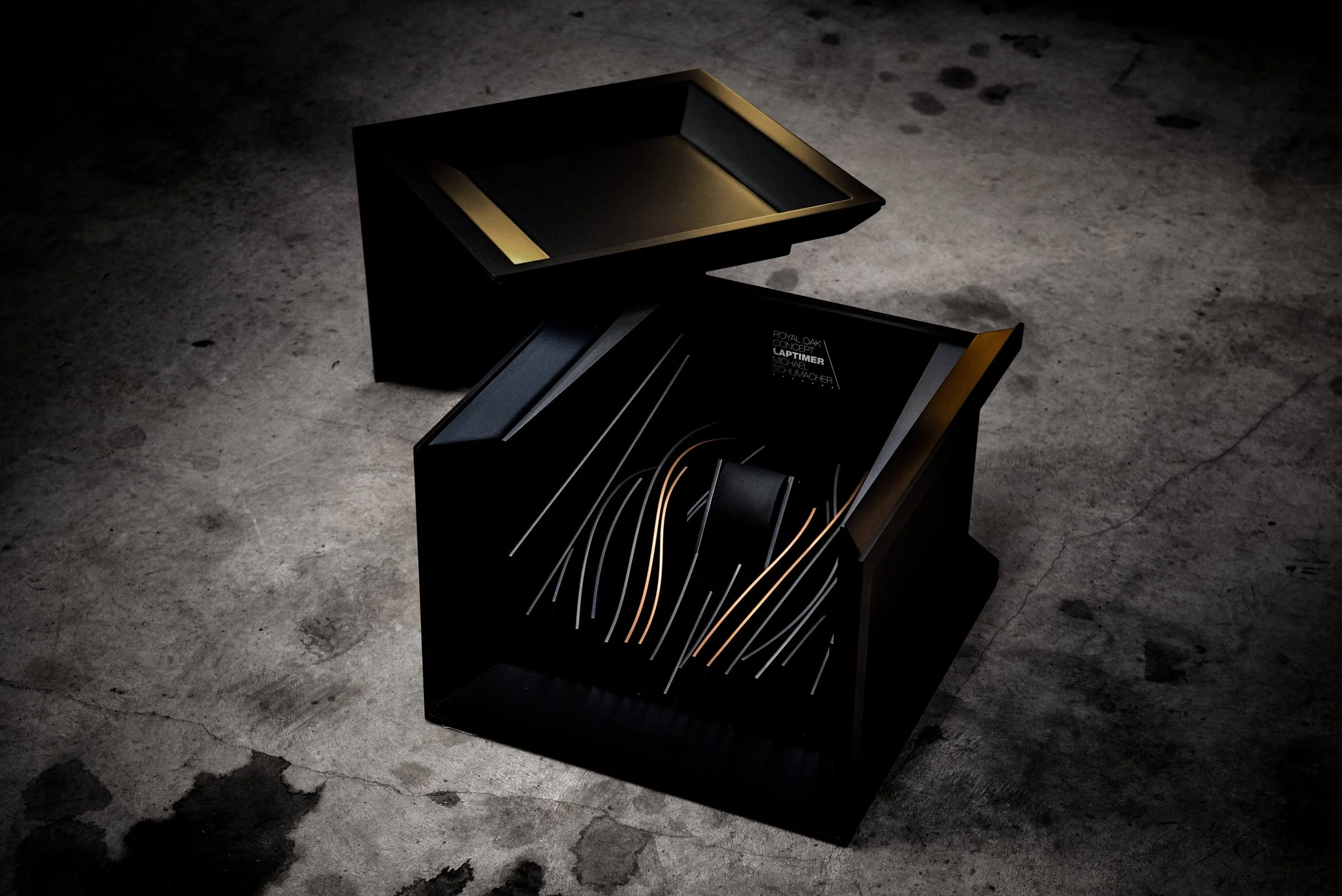 imago-tori-audemars-piguet-ecrin-ouvert-montre-visual-merchandising - 2