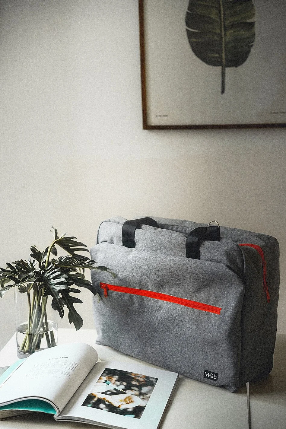 imago-tori-MOB-design-sac-visual merchandising-briefcase