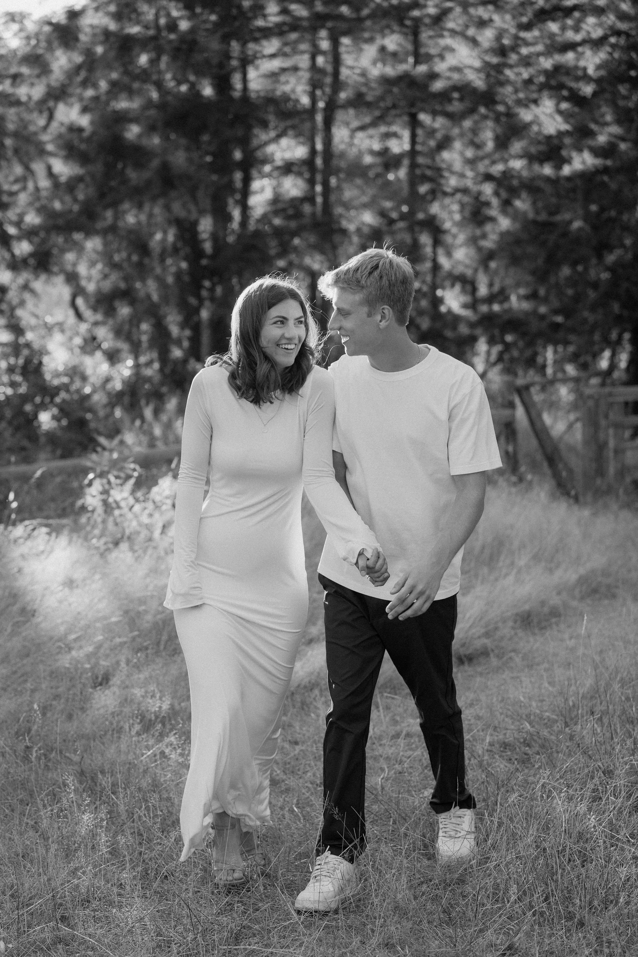 AliMason-BellinghamEngagements-EvaWaltzPhoto-2.jpg