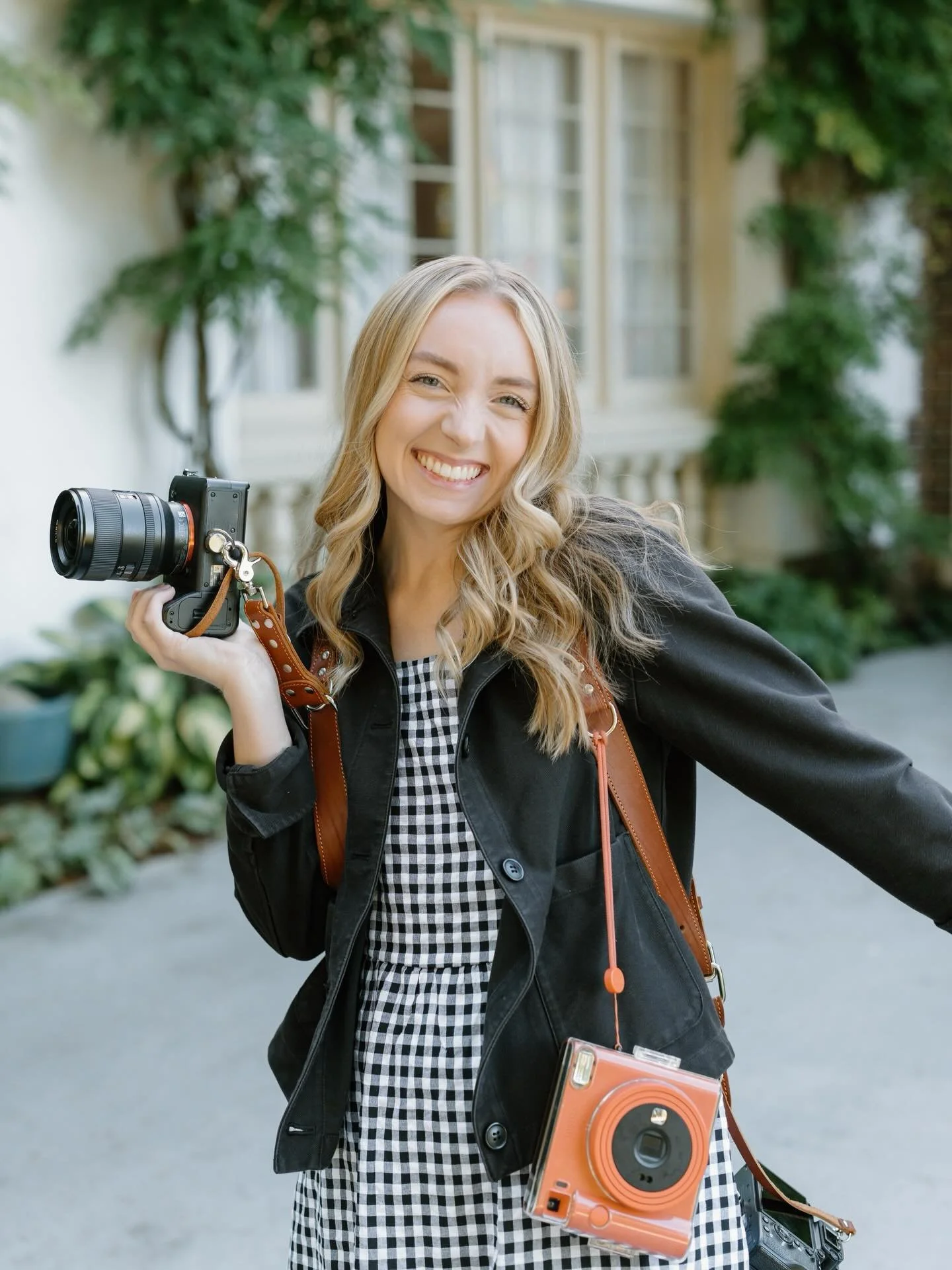 Some photos of me doing my thing at one of my favorite venues, Lairmont Manor in Bellingham 🥰💛📸 

I started playing with my vintage 8mm movie camera last year to capture our engagement era &amp; wedding. We had a minute or so left on our wedding r