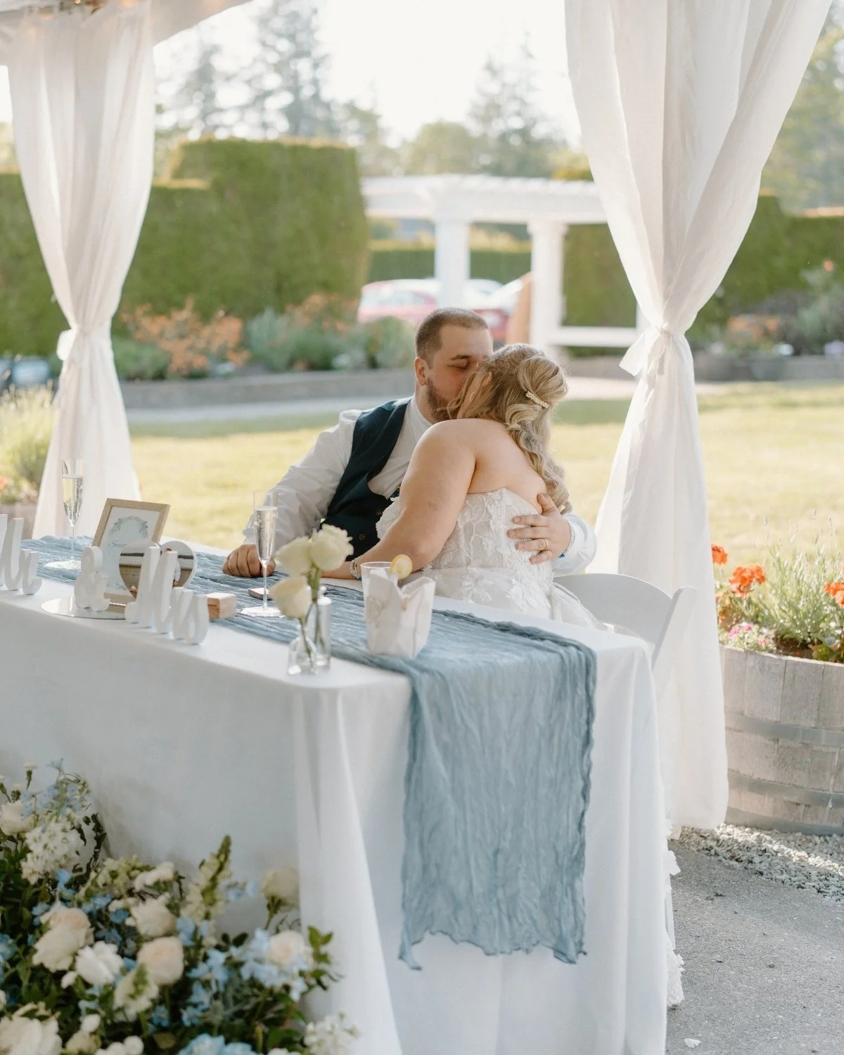 Alexa &amp; David&rsquo;s wedding at Nature&rsquo;s Connection in Arlington was truly a dream. Alexa made friendship bracelets for every guest (and me!!), and I wish I had the words to describe how sweet and thoughtful these two are. One of my favori
