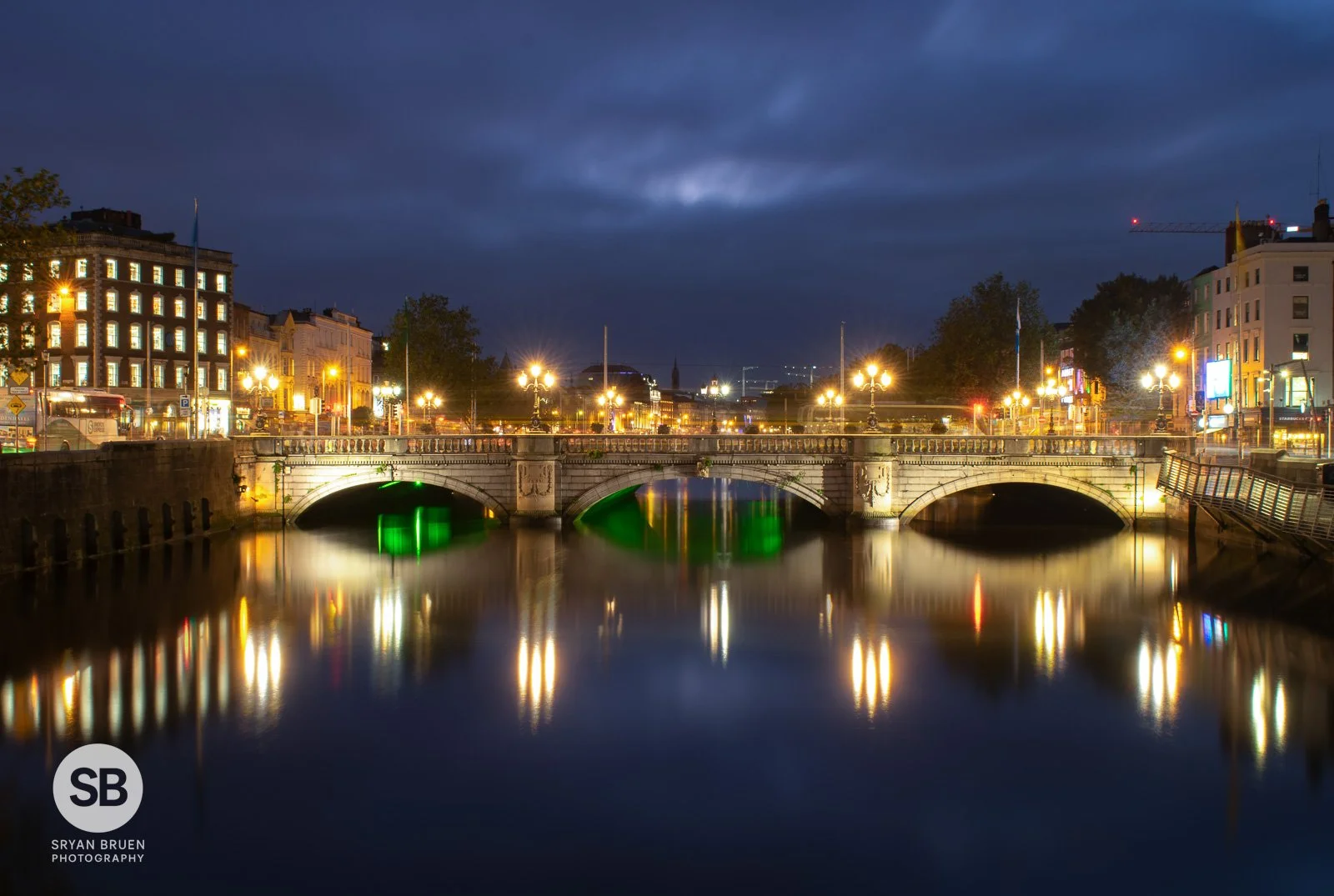 2021-11-10 Dublin City light trails 5 10 November 2021.jpg